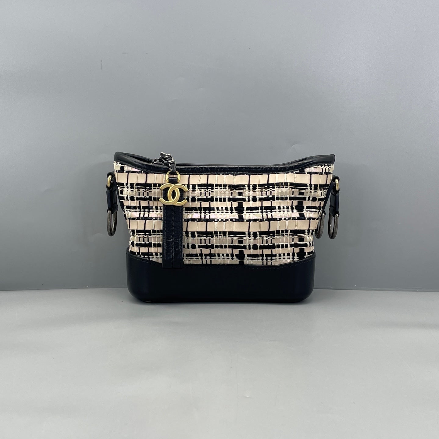 Chanel - Gabrielle Small Hobo Bag - Woven textile and calfskin leather - Multicolour (Black, Beige, White) - (Small)