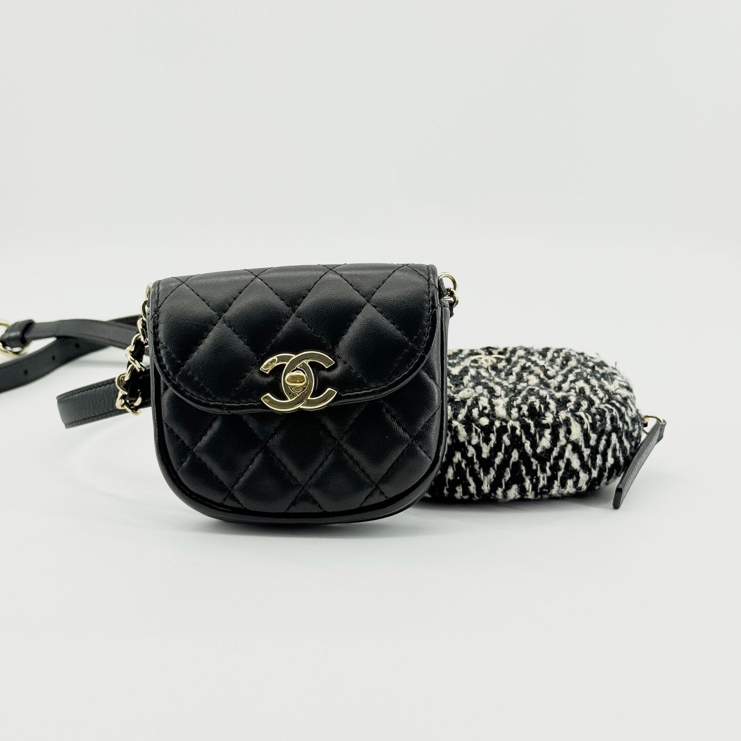 Chanel - Gemini Waist Bag Set with Coin Purse - Lambskin leather and Tweed - Black and White - (mini)