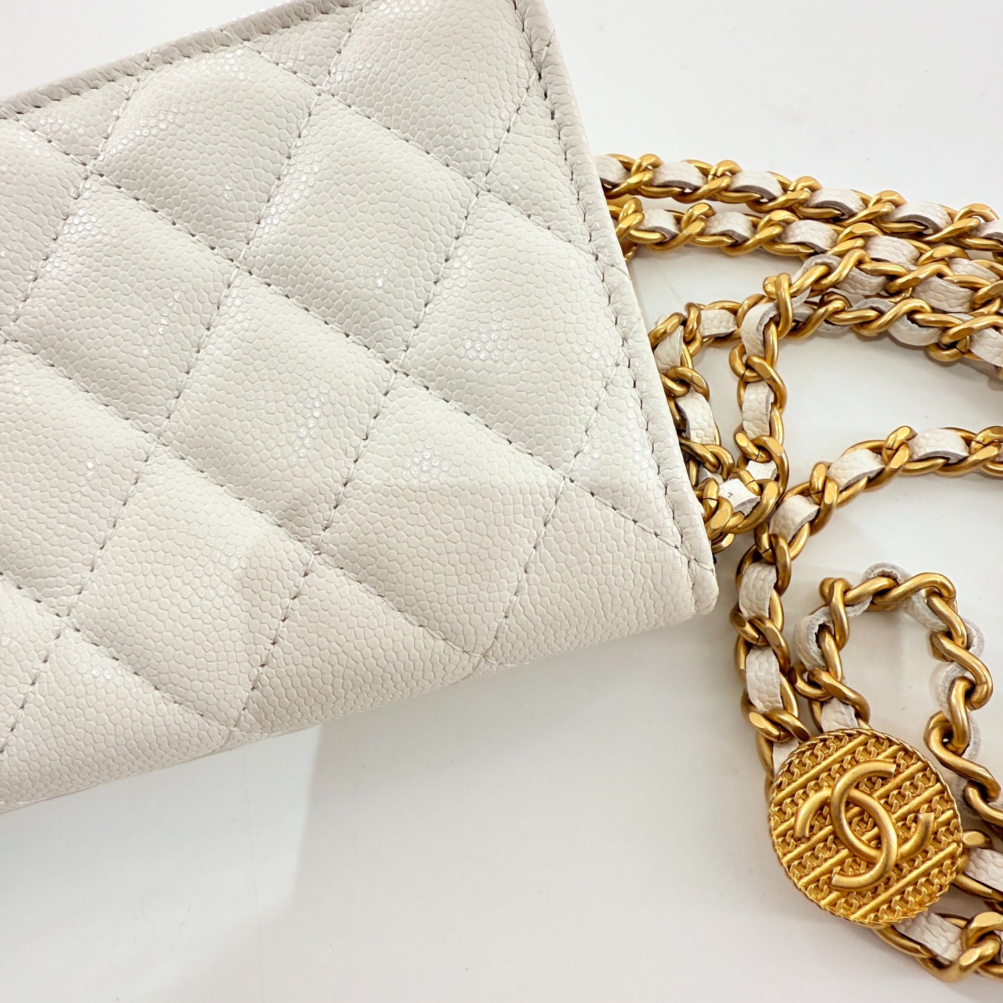 Chanel - Gold Coin WOC (Wallet on Chain) - Grained Calfskin leather - White with Gold-Tone Hardware - (Mini)