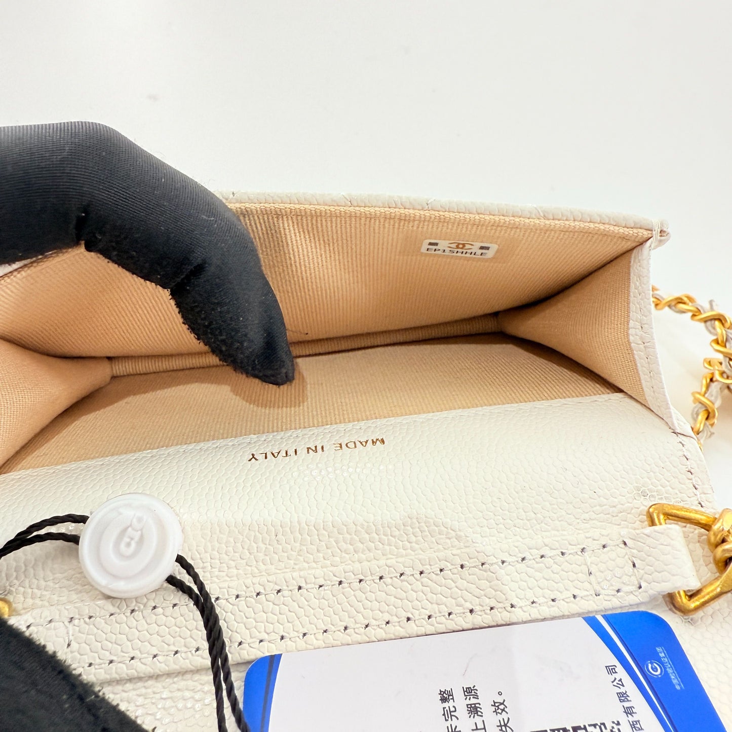 Chanel - Gold Coin WOC (Wallet on Chain) - Grained Calfskin leather - White with Gold-Tone Hardware - (Mini)