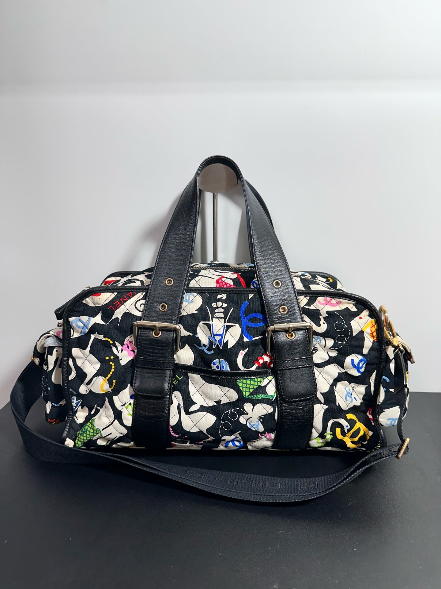 Chanel - Graffiti Travel Bag - Cloth - Multicolour - (medium)