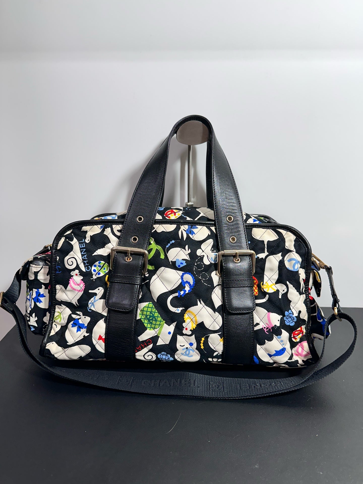 Chanel - Graffiti Travel Bag - Cloth - Multicolour - (medium)