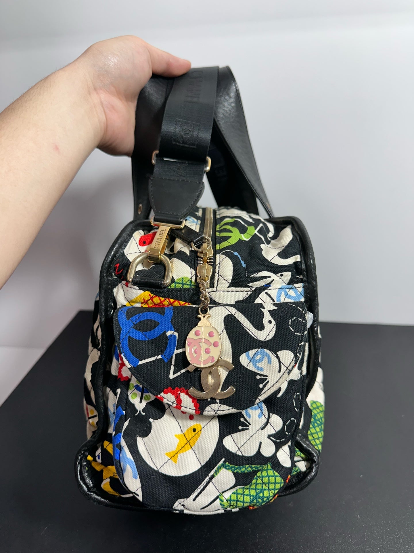 Chanel - Graffiti Travel Bag - Cloth - Multicolour - (medium)