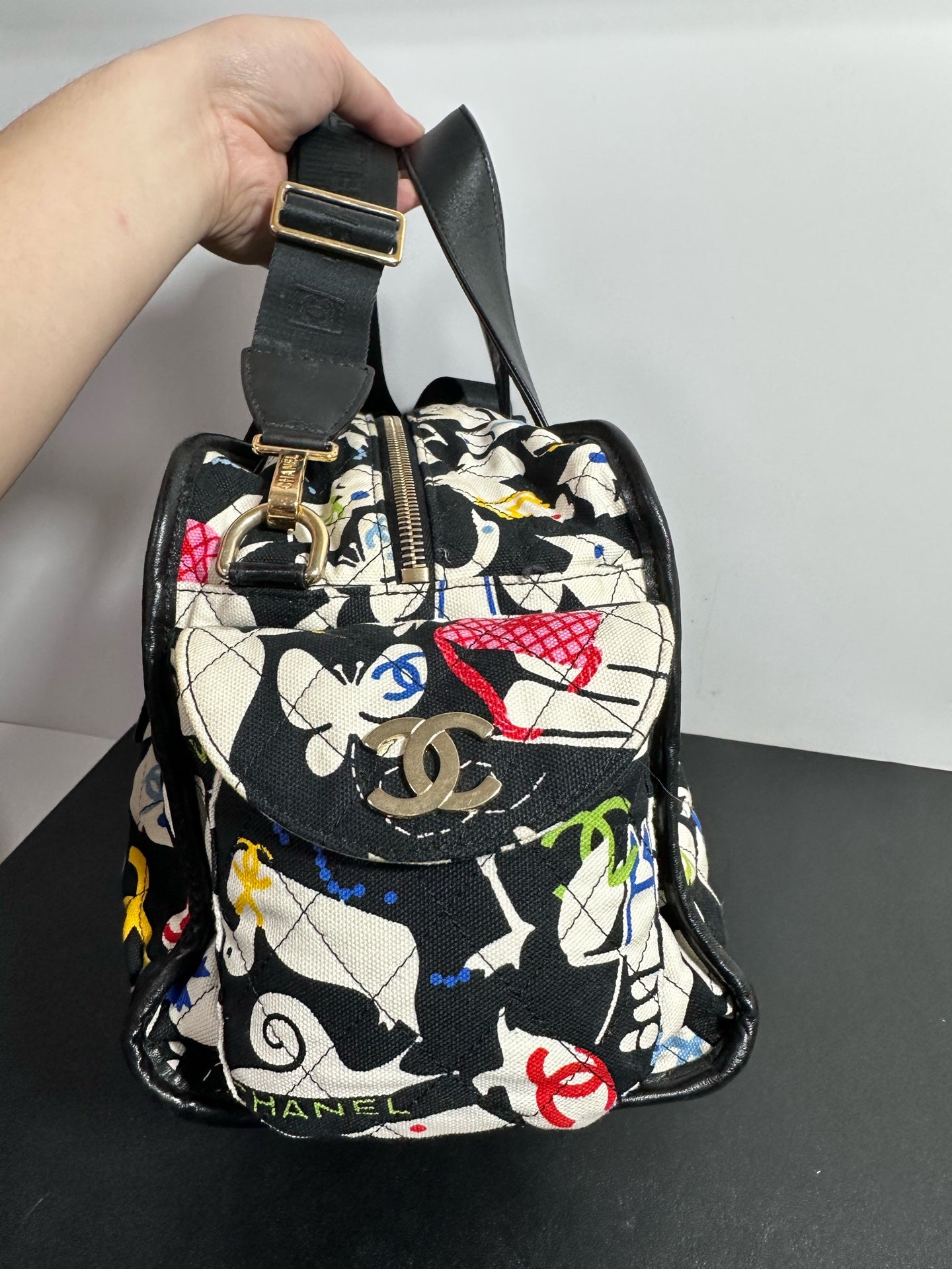 Chanel - Graffiti Travel Bag - Cloth - Multicolour - (medium)