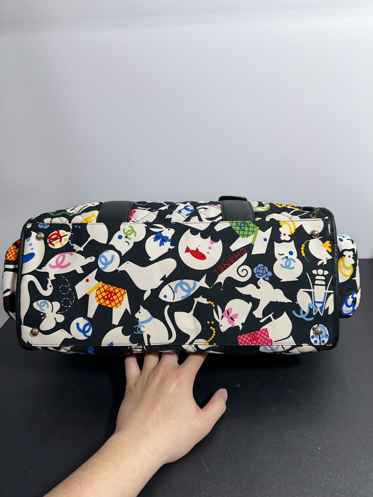 Chanel - Graffiti Travel Bag - Cloth - Multicolour - (medium)