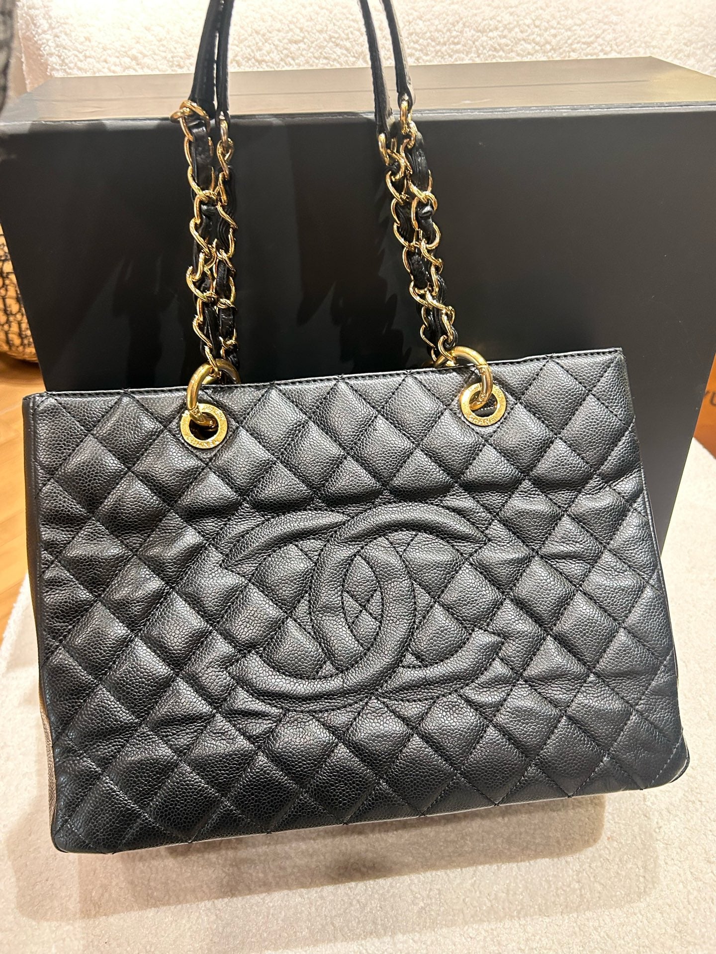 Chanel - Grand Shopping Tote (GST) - Caviar leather - Black - (medium)