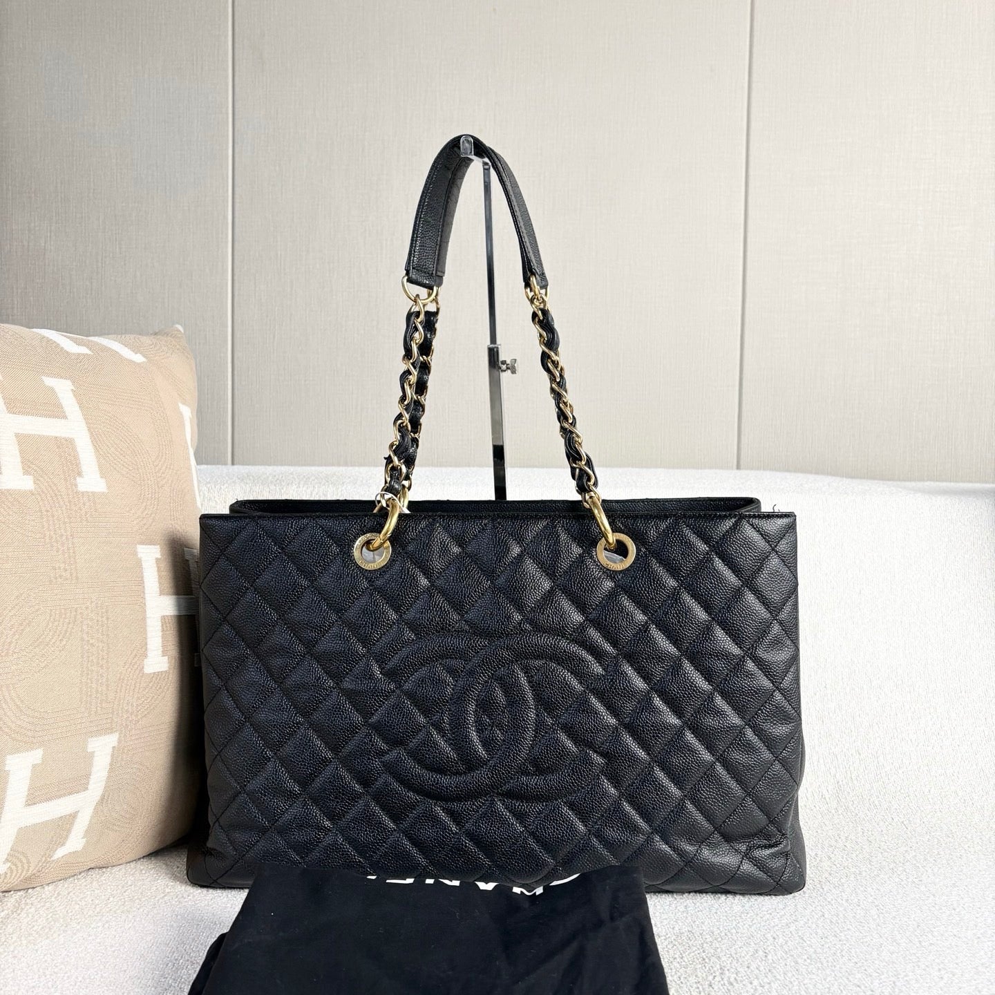 Chanel - Grand Shopping Tote (GST) - Caviar leather - Black with Gold-Tone Hardware - (Large)