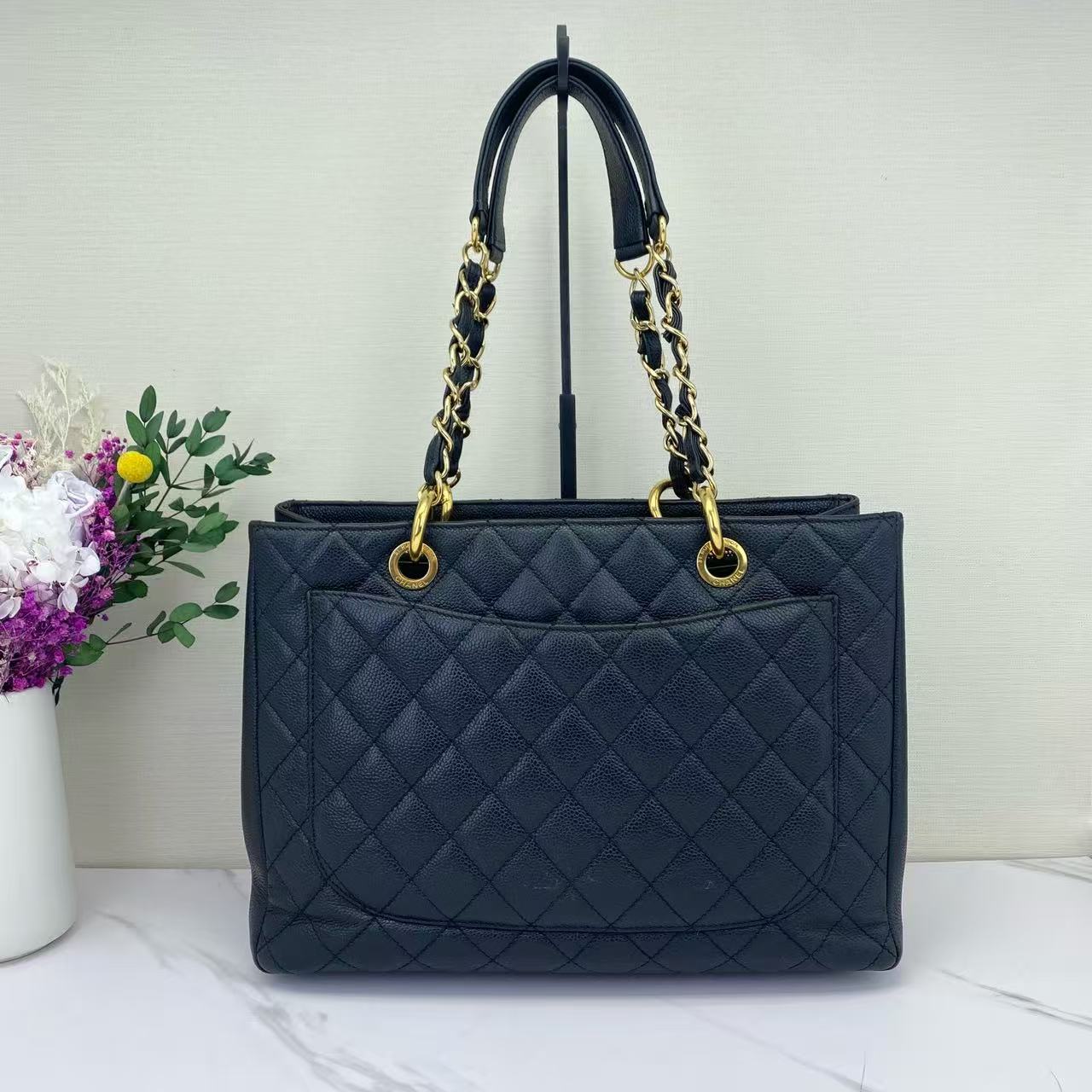 Chanel - Grand Shopping Tote (GST) - Caviar leather - Black with Gold-Tone Hardware - (medium)