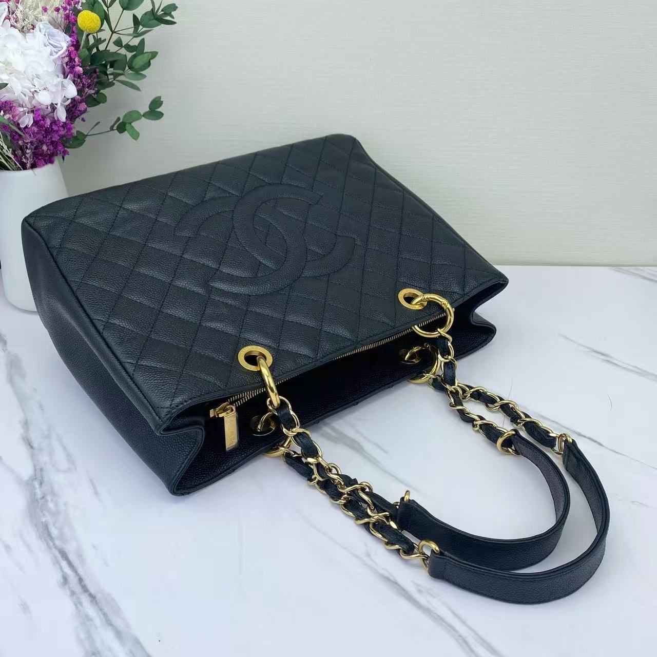 Chanel - Grand Shopping Tote (GST) - Caviar leather - Black with Gold-Tone Hardware - (medium)
