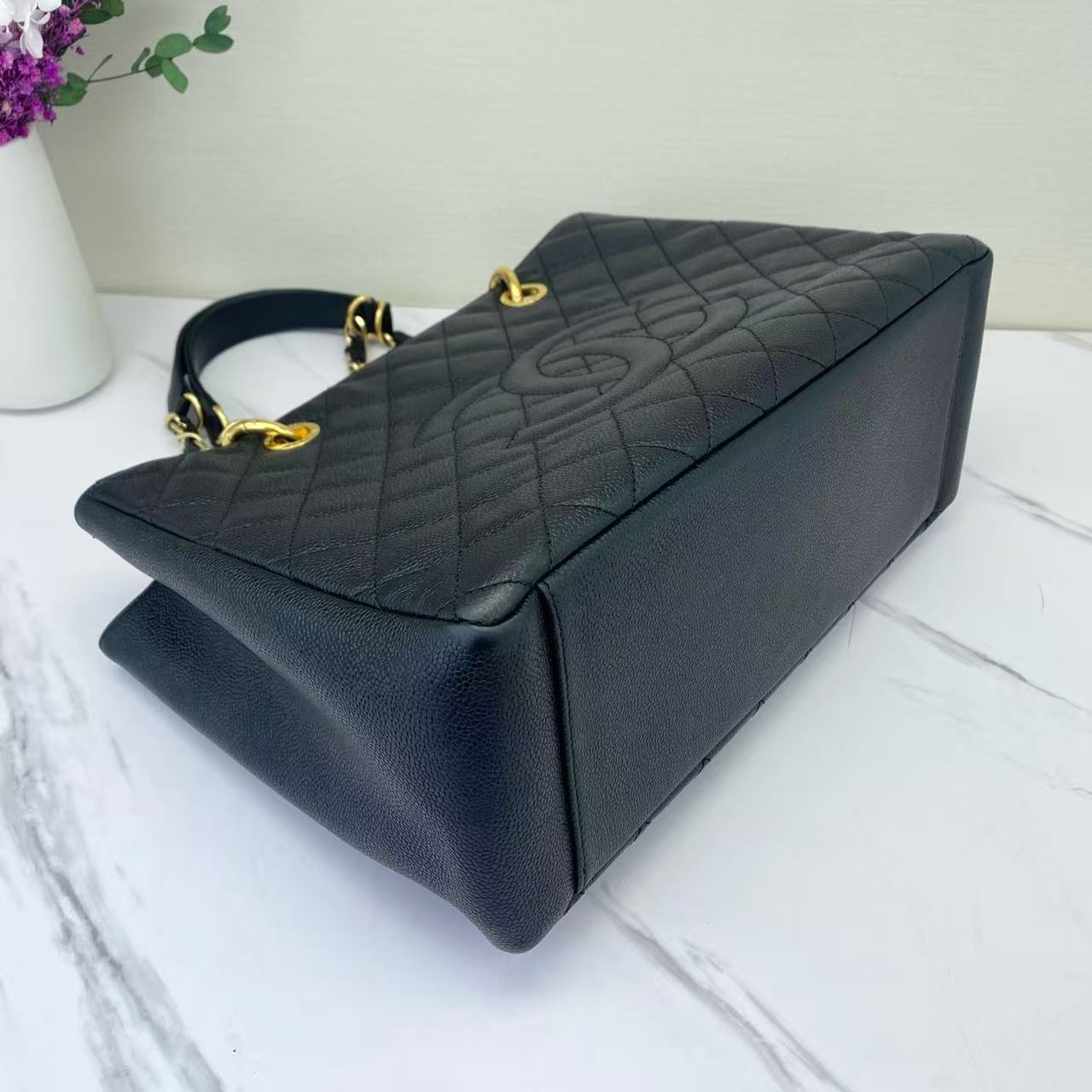 Chanel - Grand Shopping Tote (GST) - Caviar leather - Black with Gold-Tone Hardware - (medium)