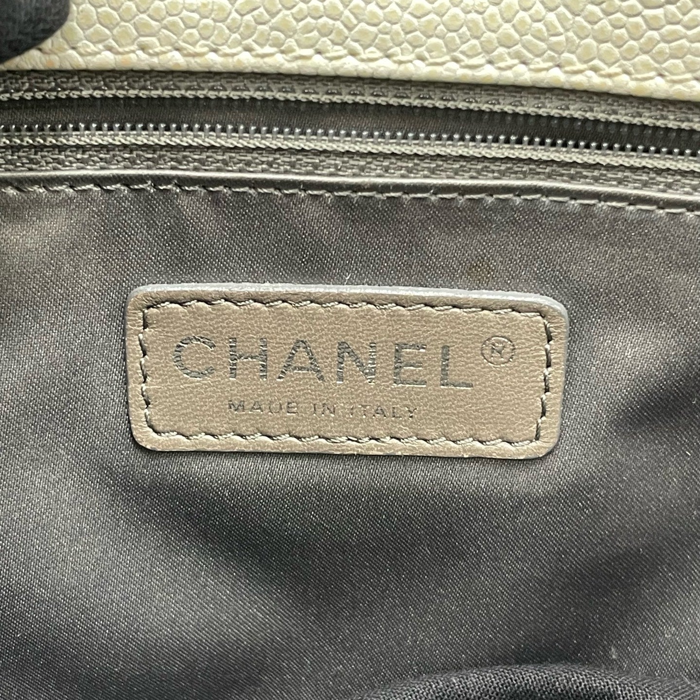 Chanel - Grand Shopping Tote (GST) - Caviar leather - White with Silver-Tone Hardware - (large)
