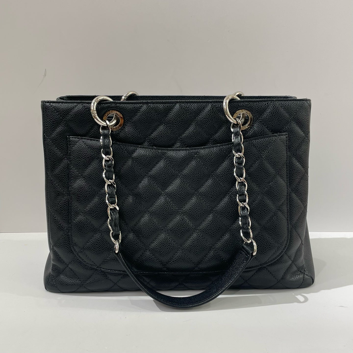 Chanel - Grand Shopping Tote (GST) - Grained calfskin leather - Black with Silver-Tone Hardware - (Medium)