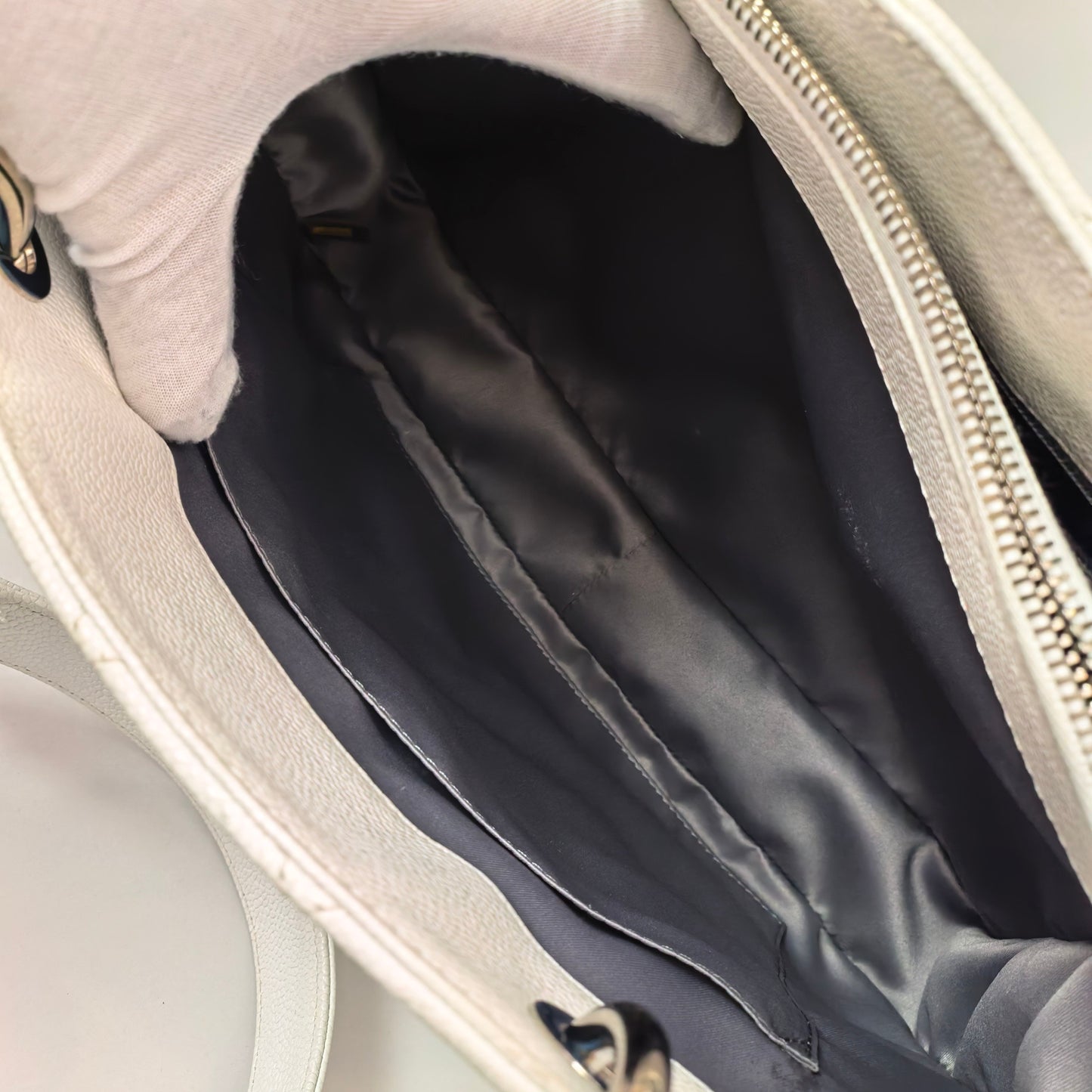 Chanel - Grand Shopping Tote - Leather - White - (large)