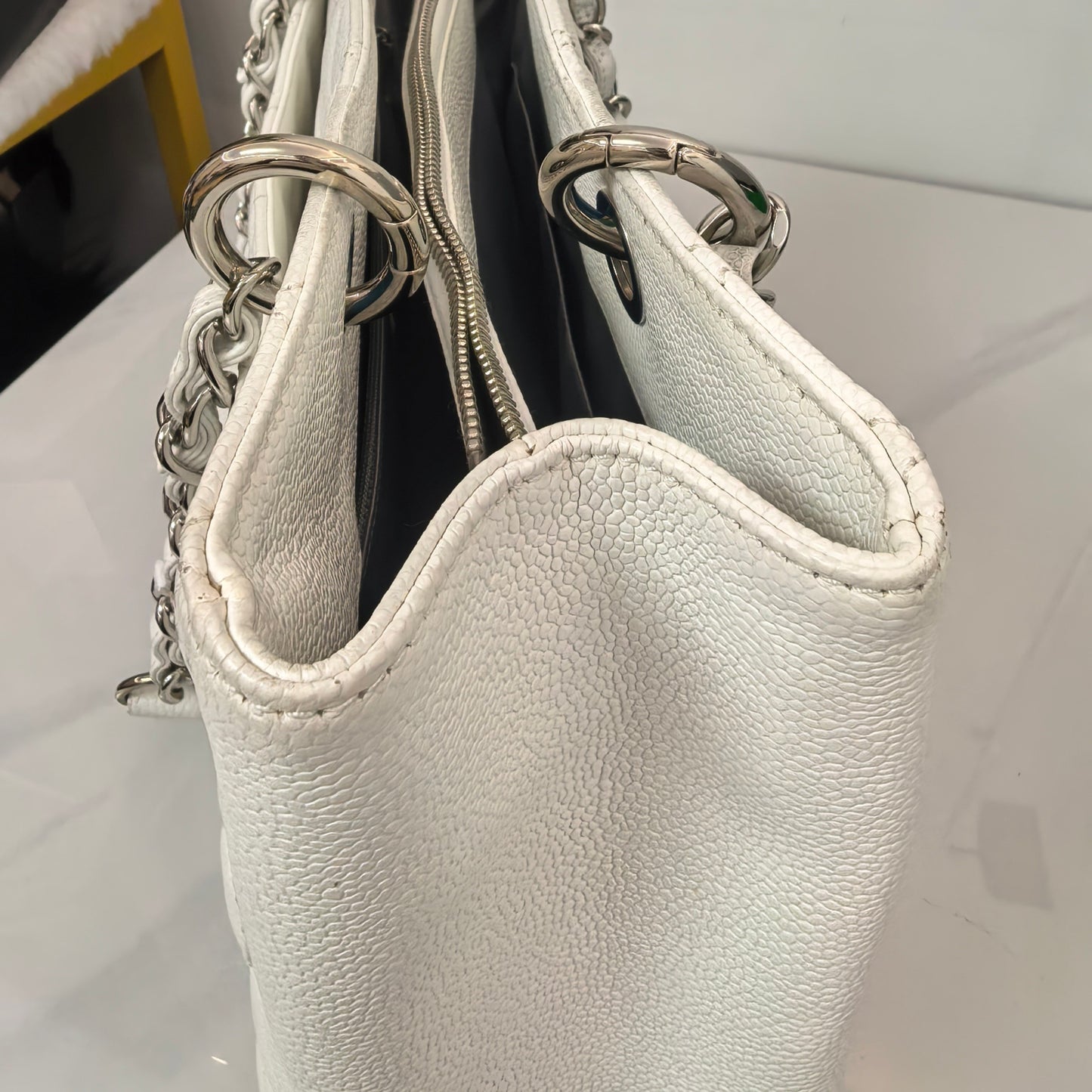 Chanel - Grand Shopping Tote - Leather - White - (large)