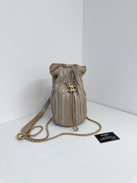 Chanel - Greek Pleats Coin Bucket Bag - Leather - Gold - (small)