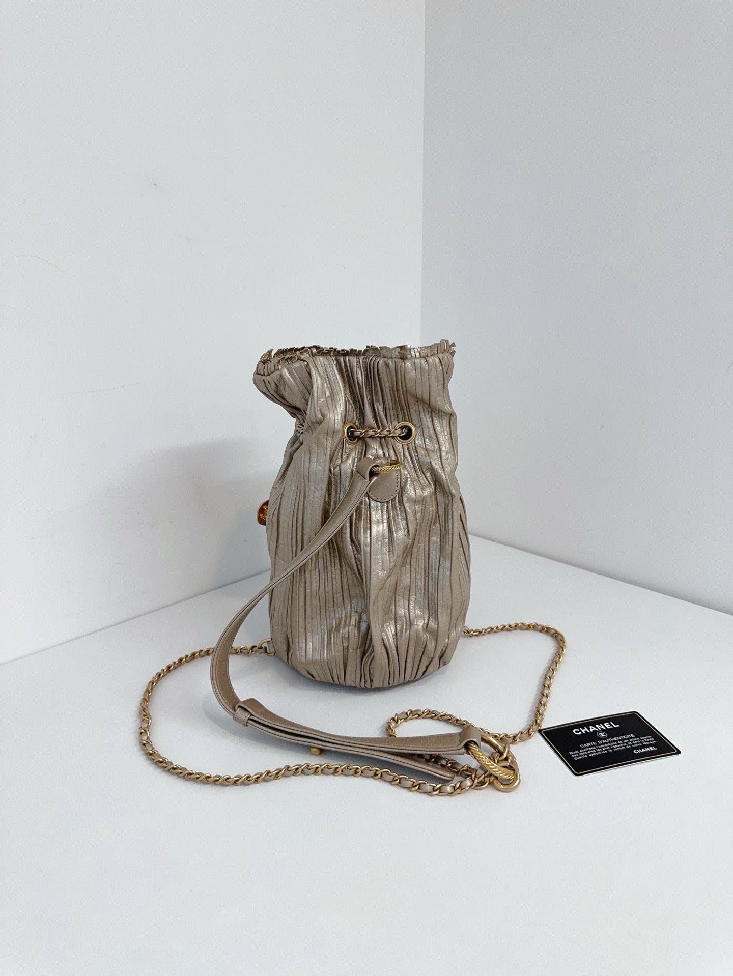 Chanel - Greek Pleats Coin Bucket Bag - Leather - Gold - (small)