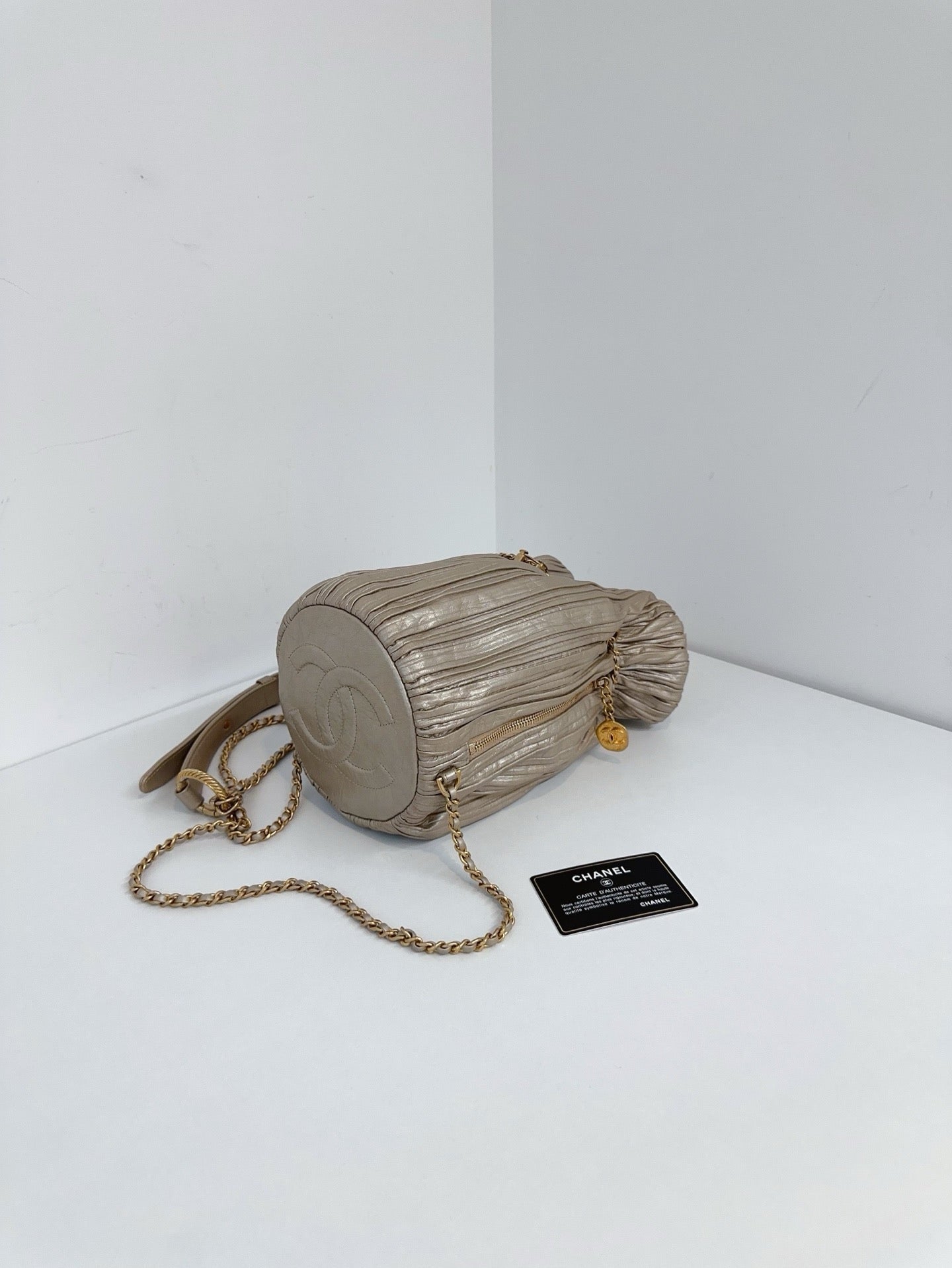 Chanel - Greek Pleats Coin Bucket Bag - Leather - Gold - (small)