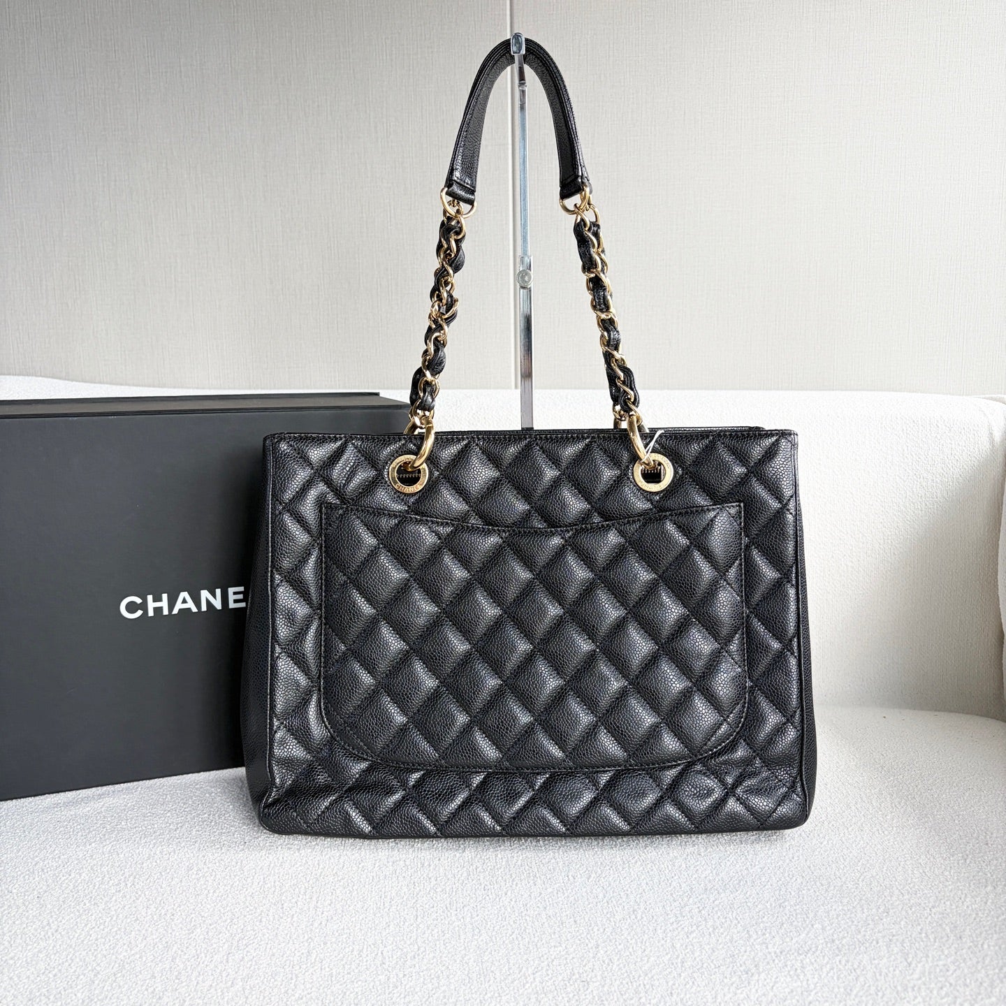 Chanel - GST - Leather - Black - (medium)