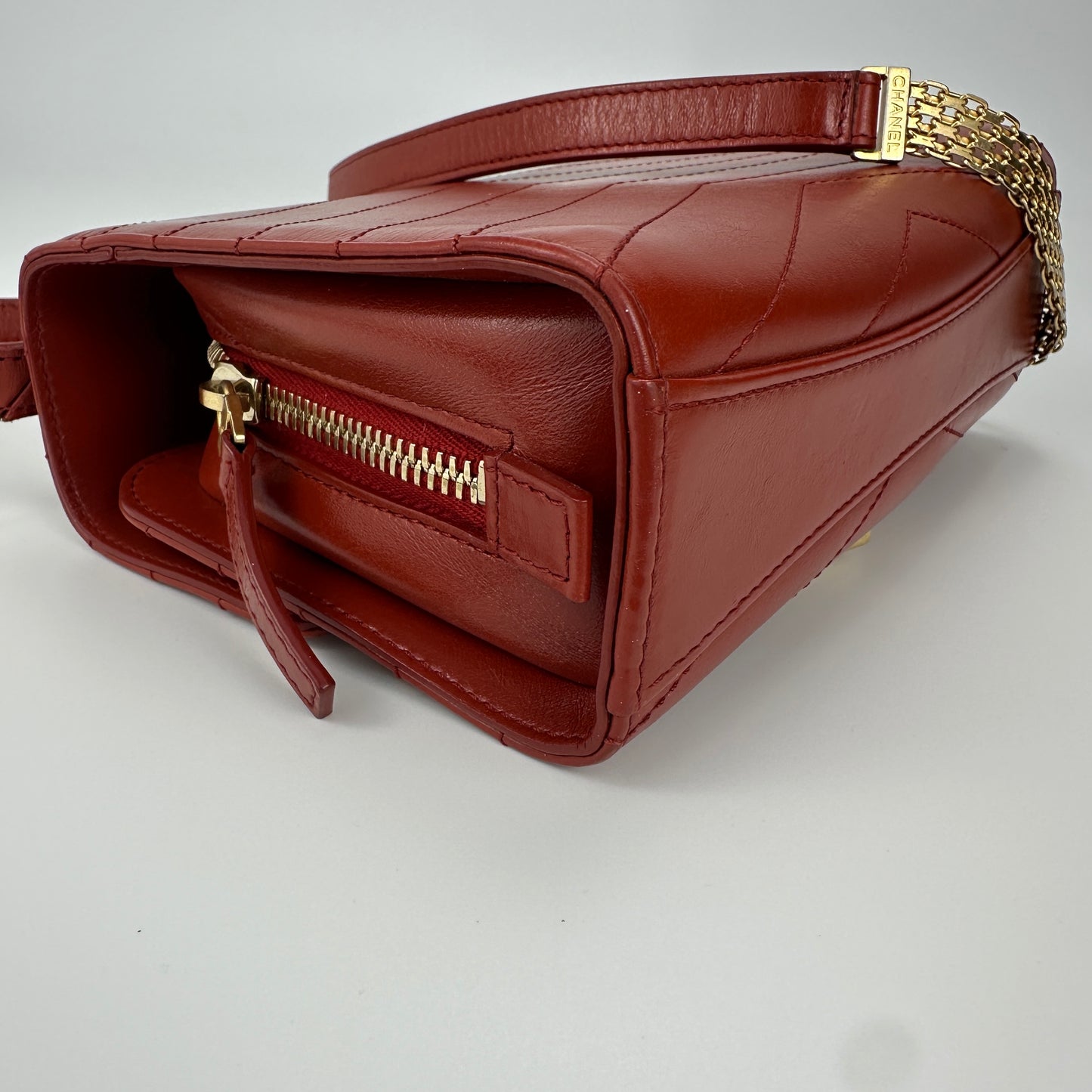 Chanel - Hamburg - Leather - Burgundy with Gold-Tone Hardware - (mini)