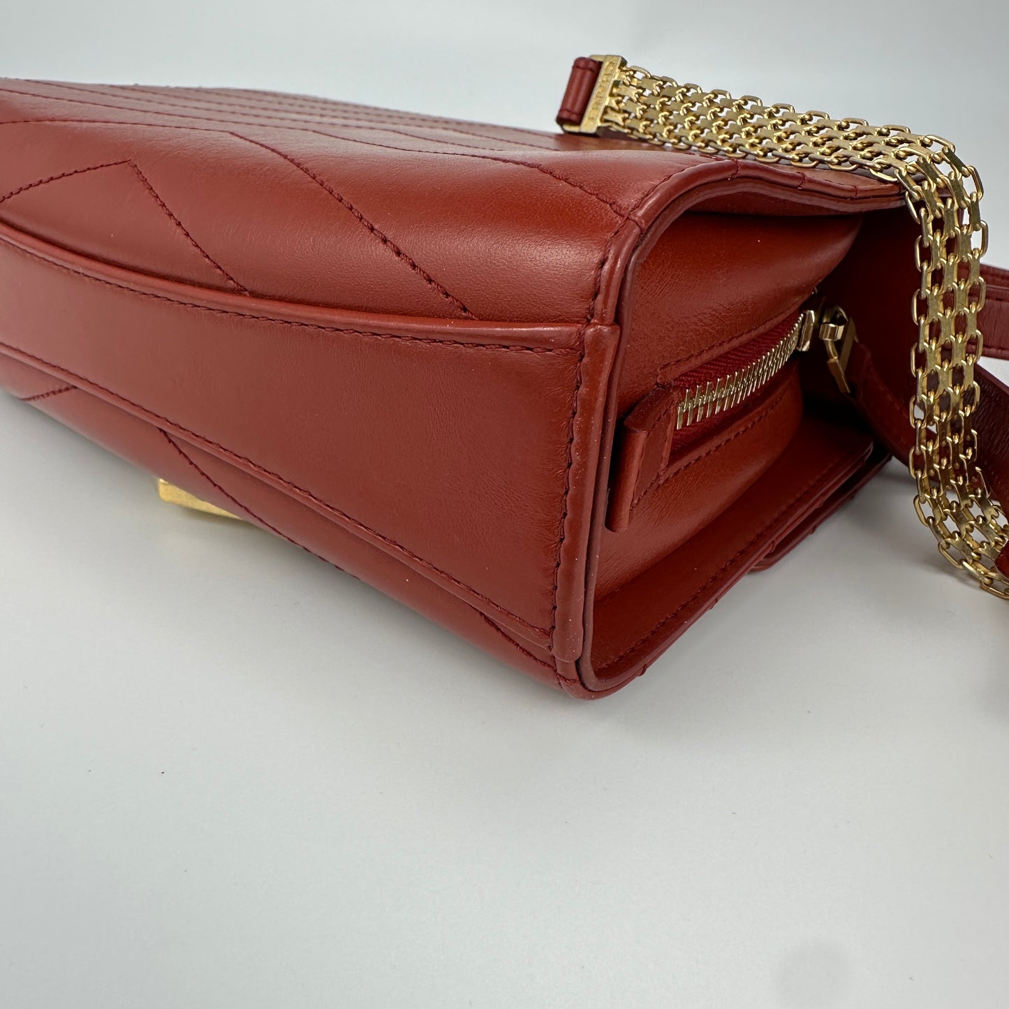 Chanel - Hamburg - Leather - Burgundy with Gold-Tone Hardware - (mini)