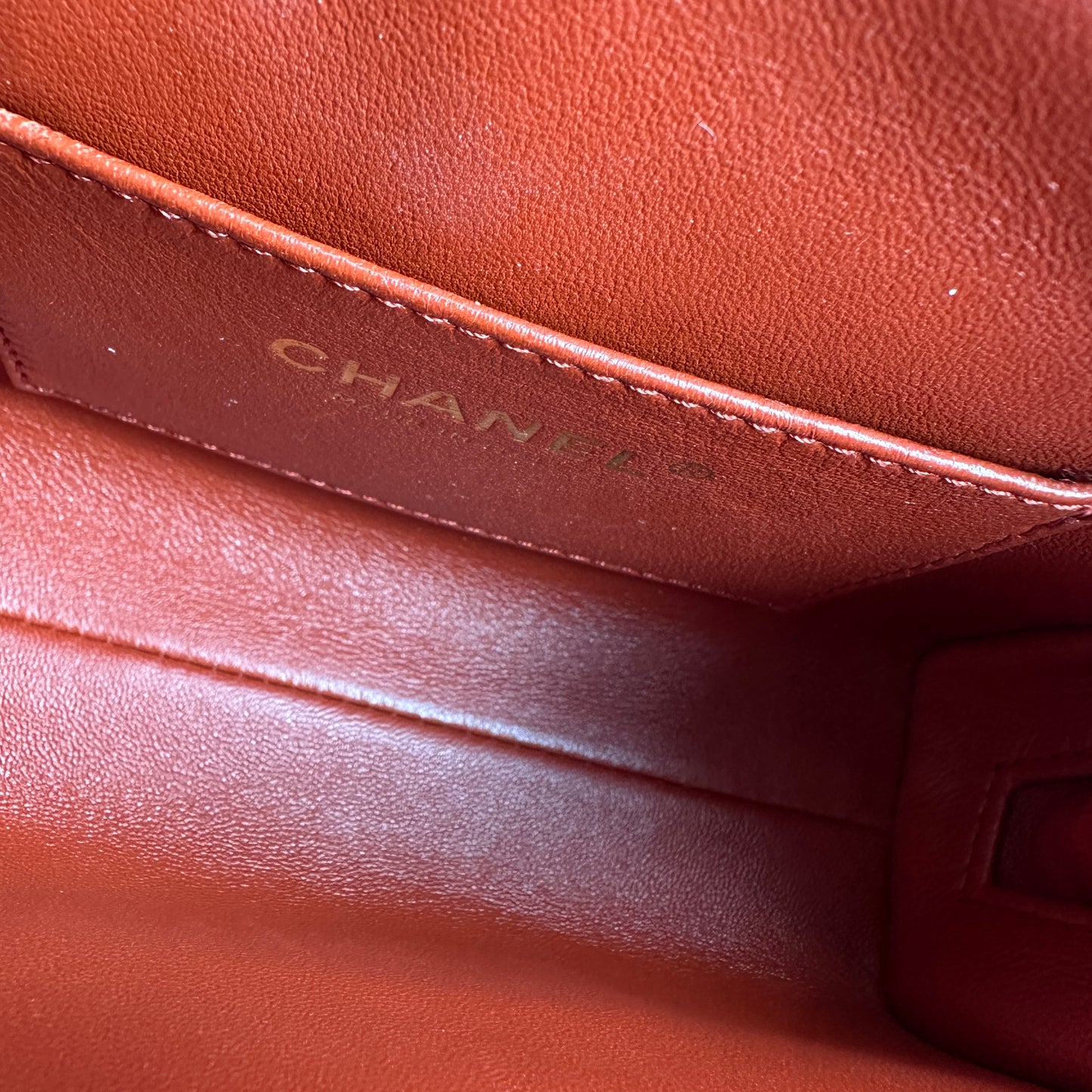 Chanel - Hamburg - Leather - Burgundy with Gold-Tone Hardware - (mini)