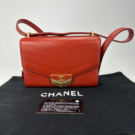Chanel - Hamburg - Leather - Burgundy with Gold-Tone Hardware - (mini)