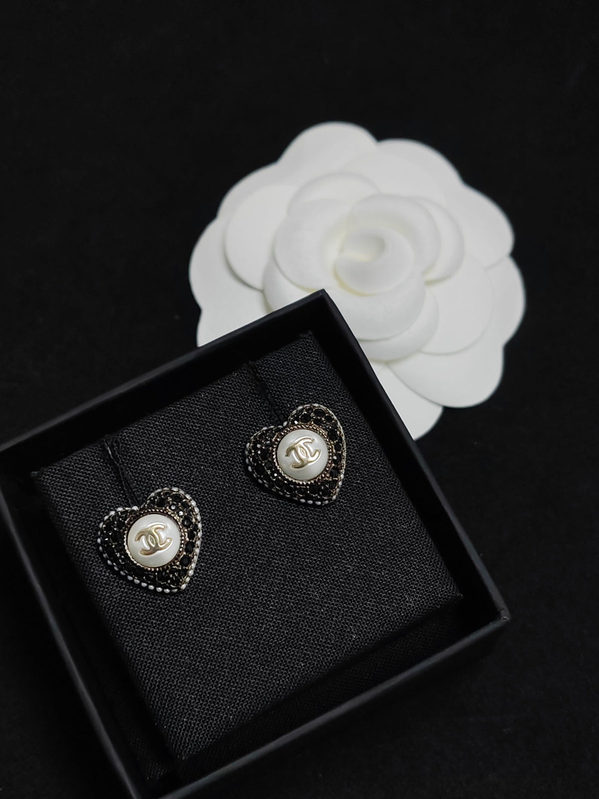 Chanel - Heart Double C - Crystal - Gold