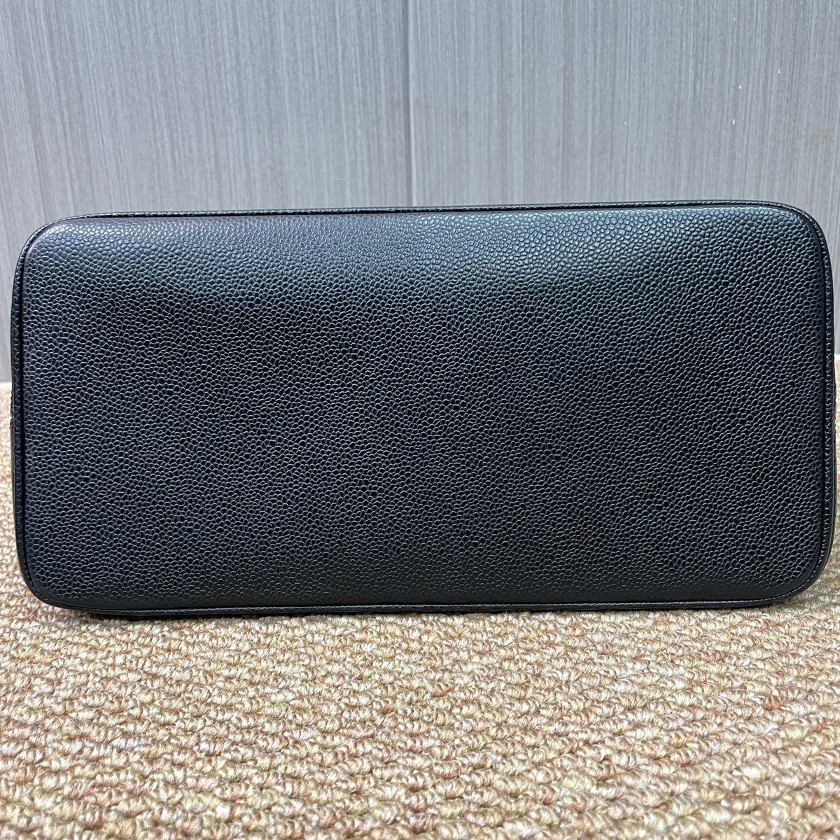 Chanel - Hilton Coin Tote - Leather - Black - (Medium)