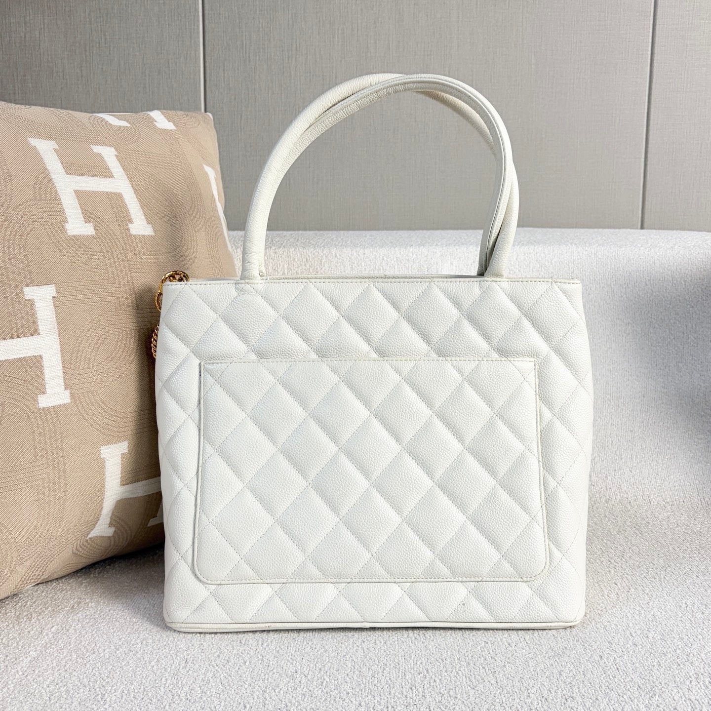 Chanel - Hilton Handbag - Caviar leather - White - (medium)