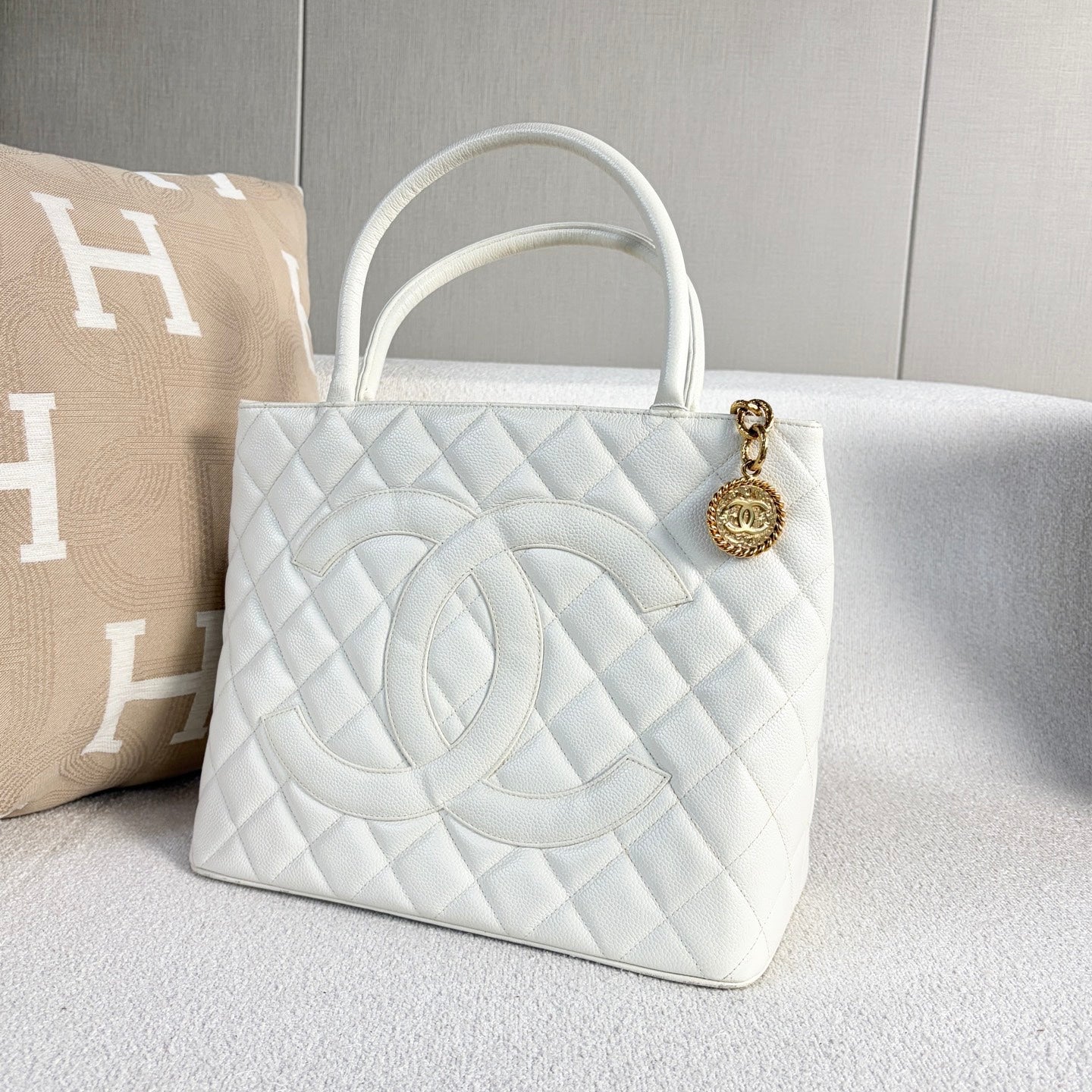 Chanel - Hilton Handbag - Caviar leather - White - (medium)