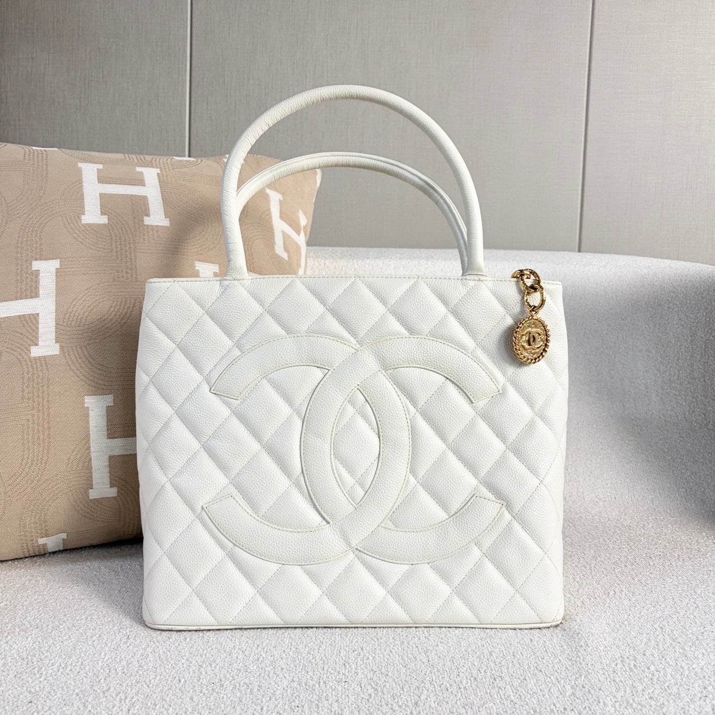 Chanel - Hilton Handbag - Caviar leather - White - (medium)