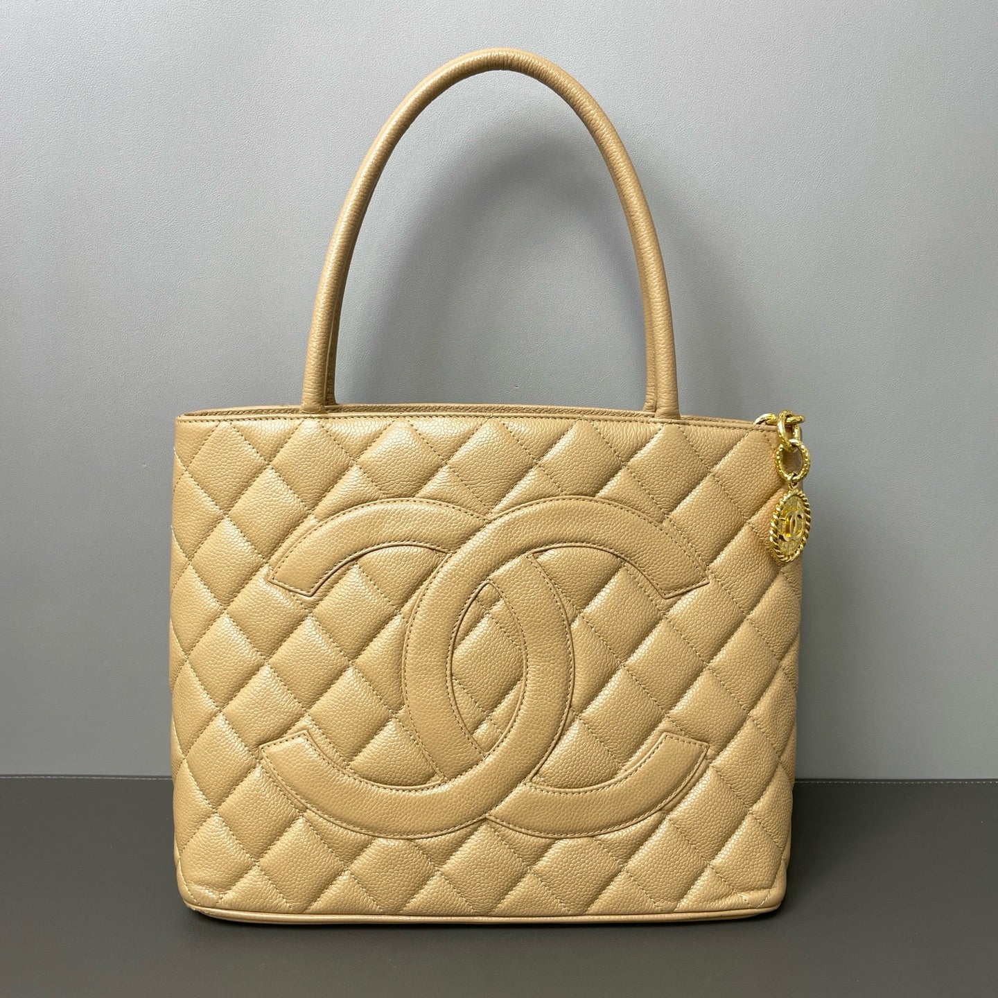 Chanel - Hilton Tote - Leather - Beige - (Other)