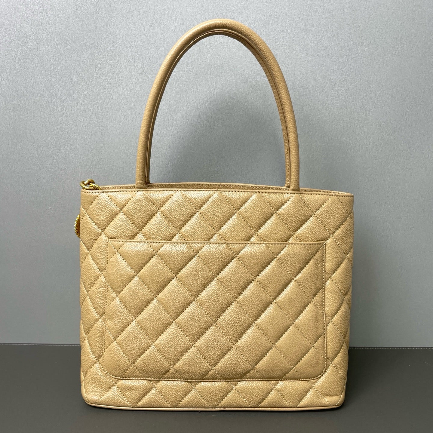 Chanel - Hilton Tote - Leather - Beige - (Other)