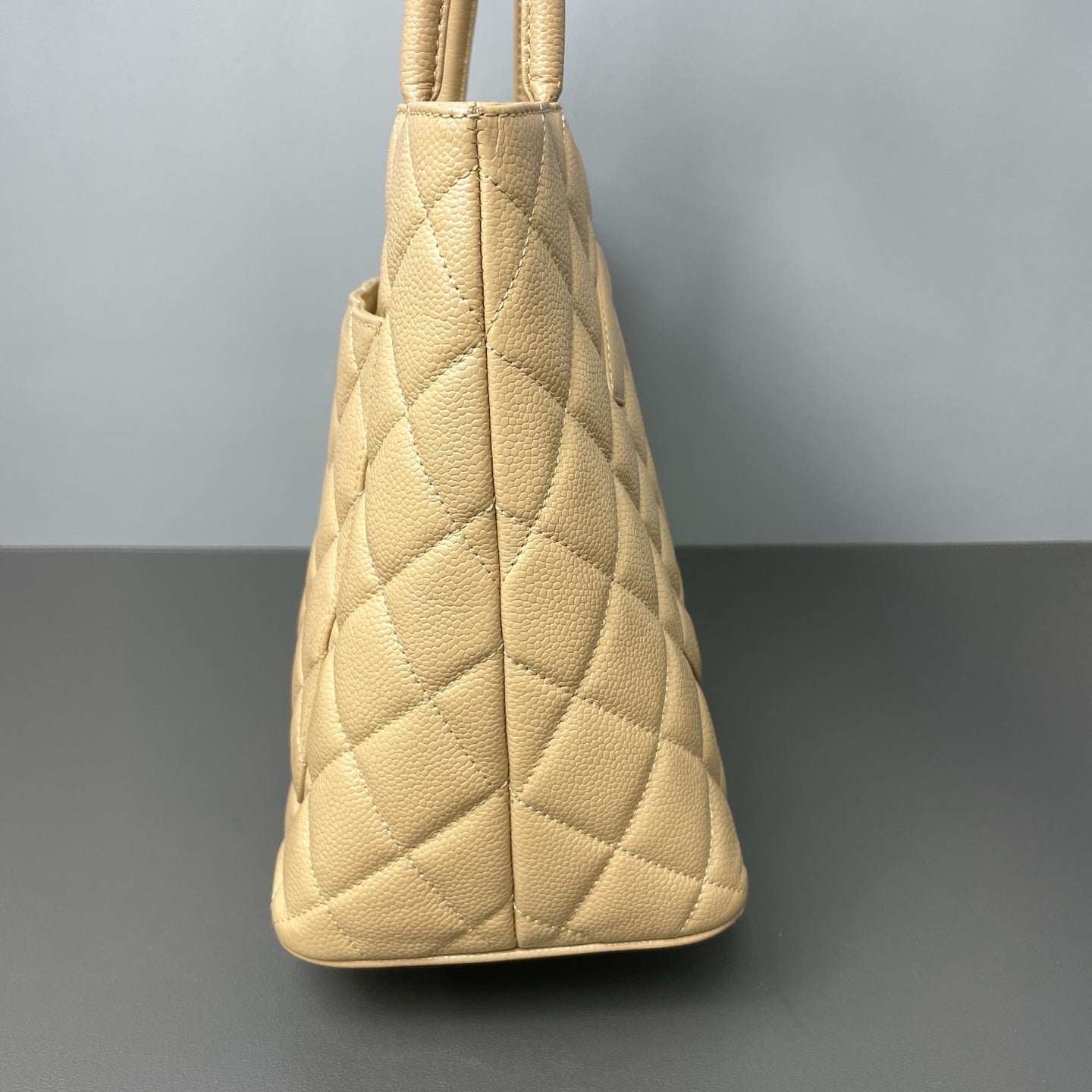 Chanel - Hilton Tote - Leather - Beige - (Other)