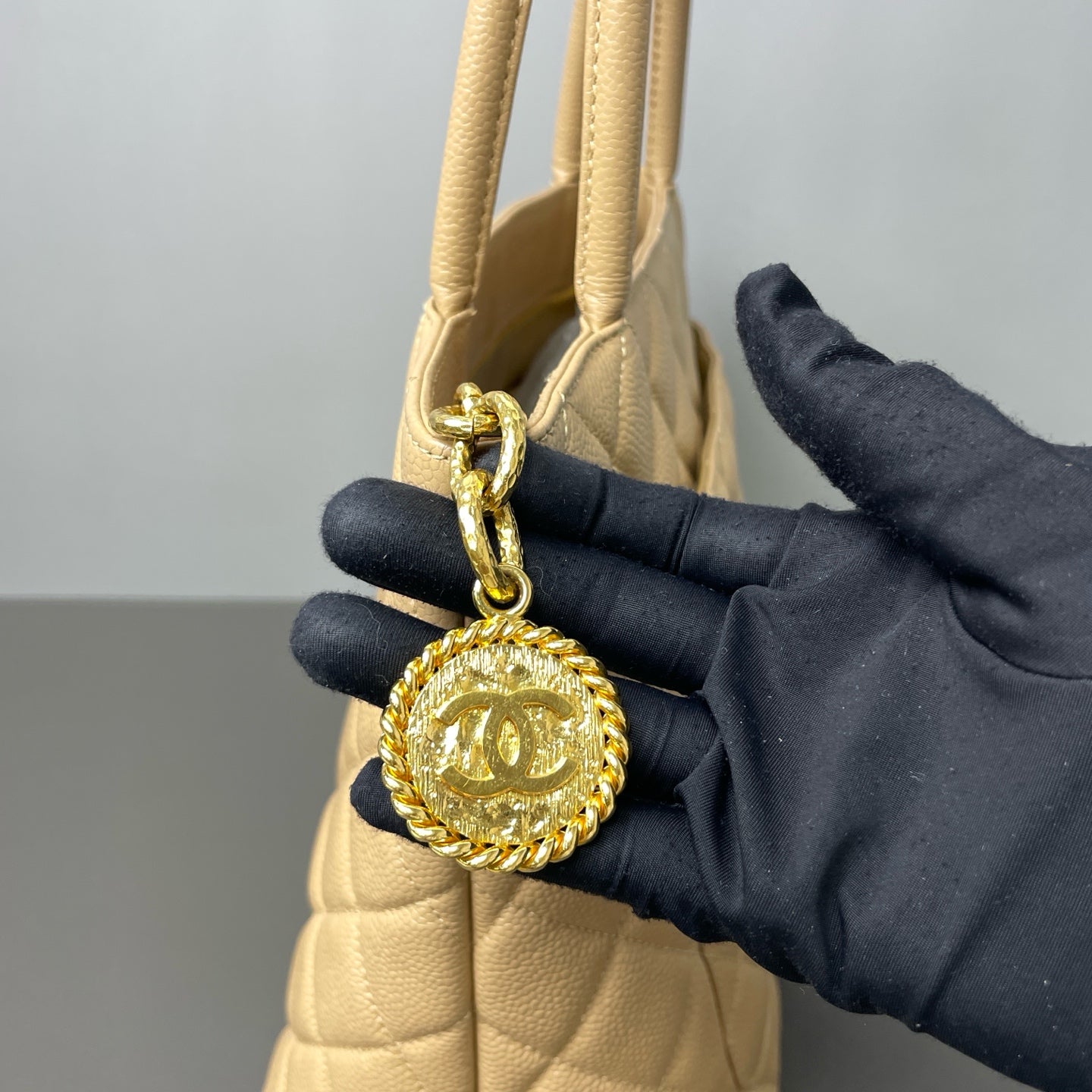 Chanel - Hilton Tote - Leather - Beige - (Other)
