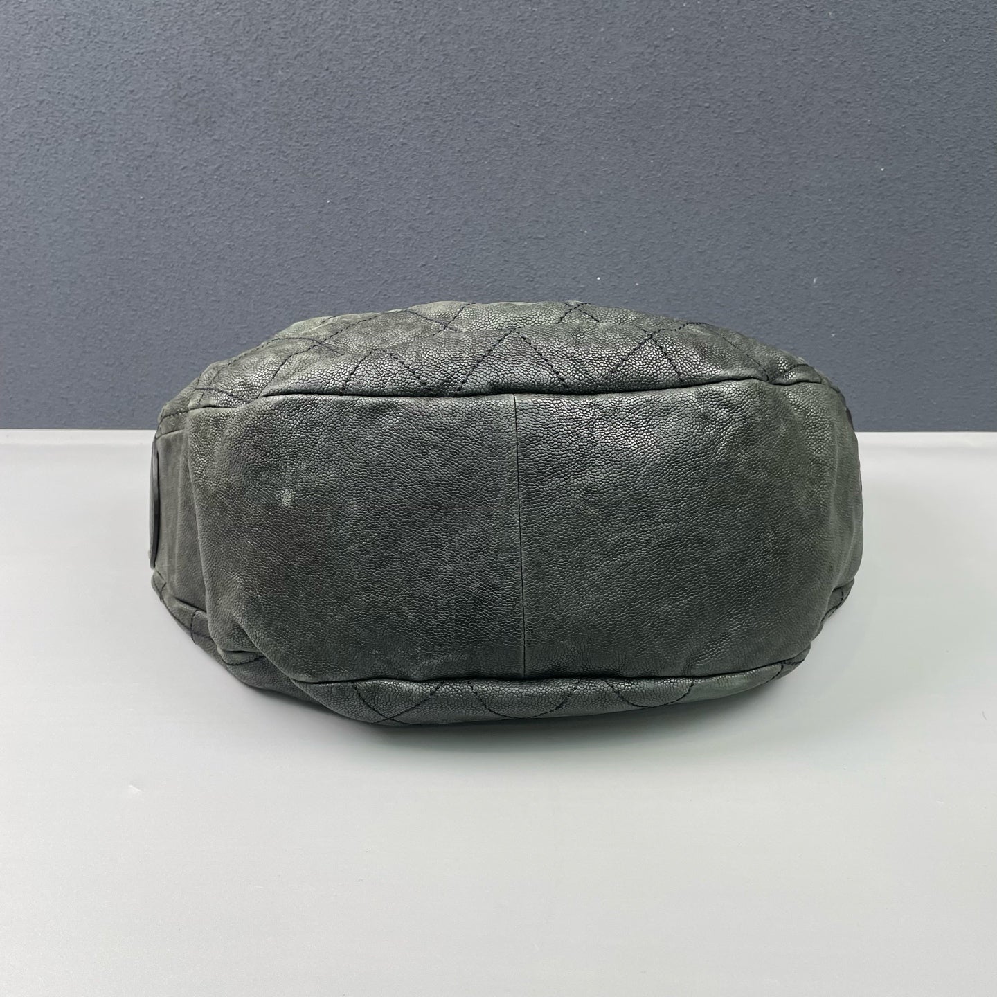 Chanel - Hobo Bag - Caviar leather - Metallic Dark Grey - (Large)