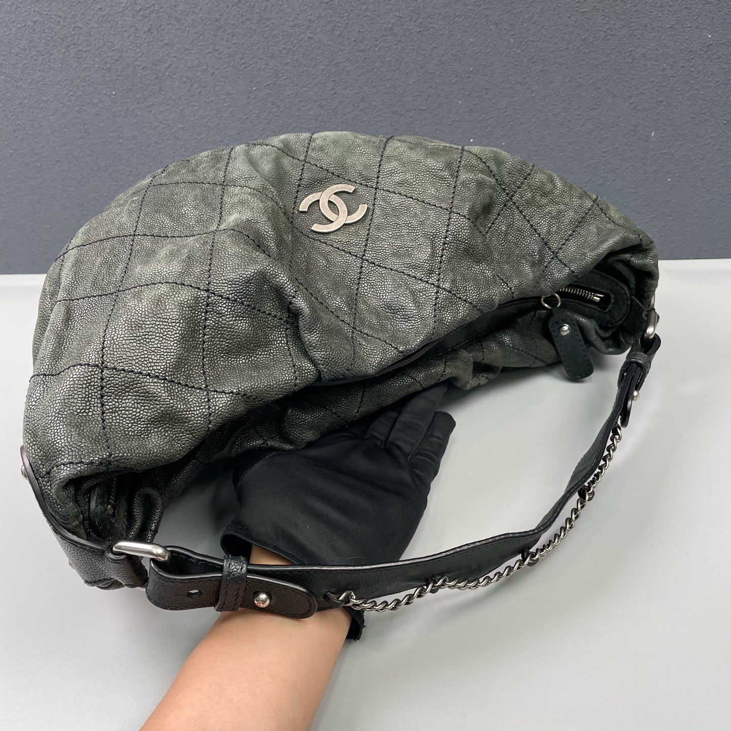 Chanel - Hobo Bag - Caviar leather - Metallic Dark Grey - (Large)