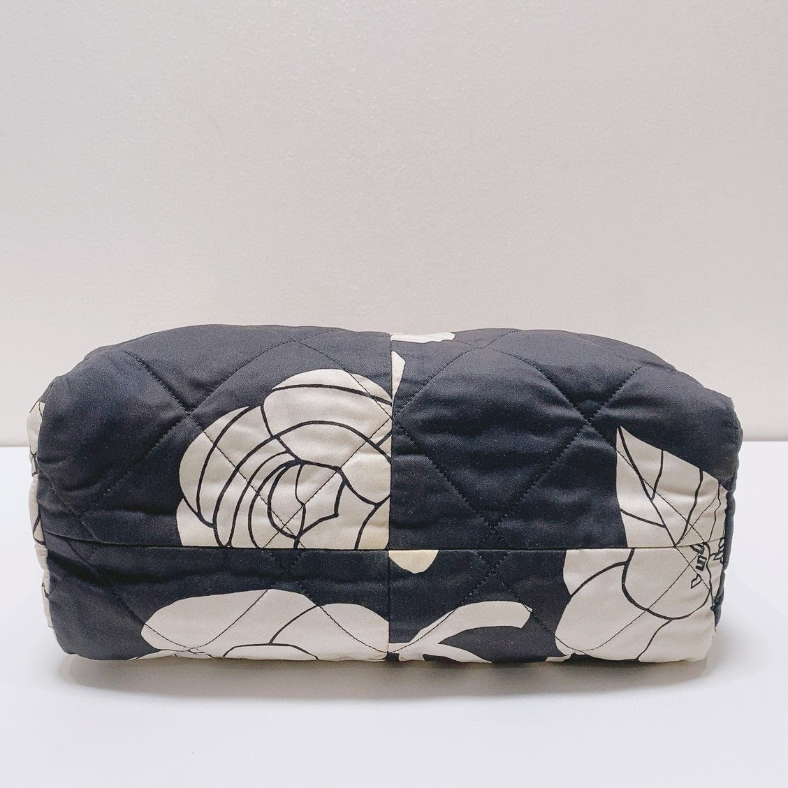 Chanel - Hobo Camellia Bag with Pouch - Quilted textile and leather - Black and White with Coral accents - (large)