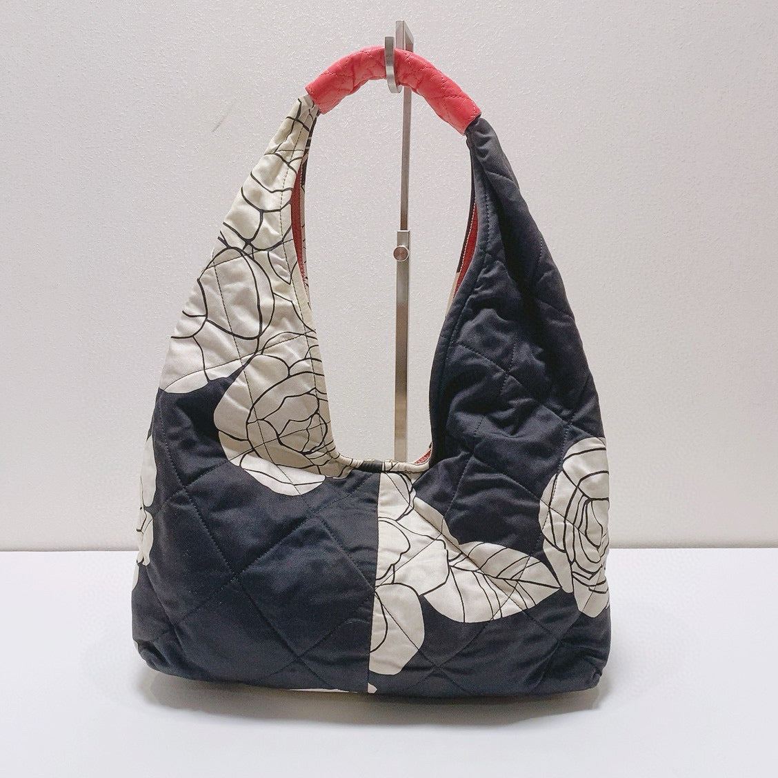 Chanel - Hobo Camellia Bag with Pouch - Quilted textile and leather - Black and White with Coral accents - (large)