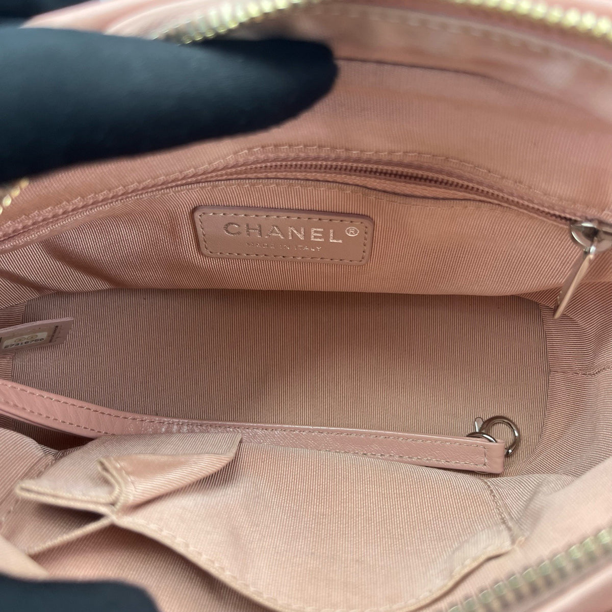 Chanel - Hobo - Leather - Pink - (small)