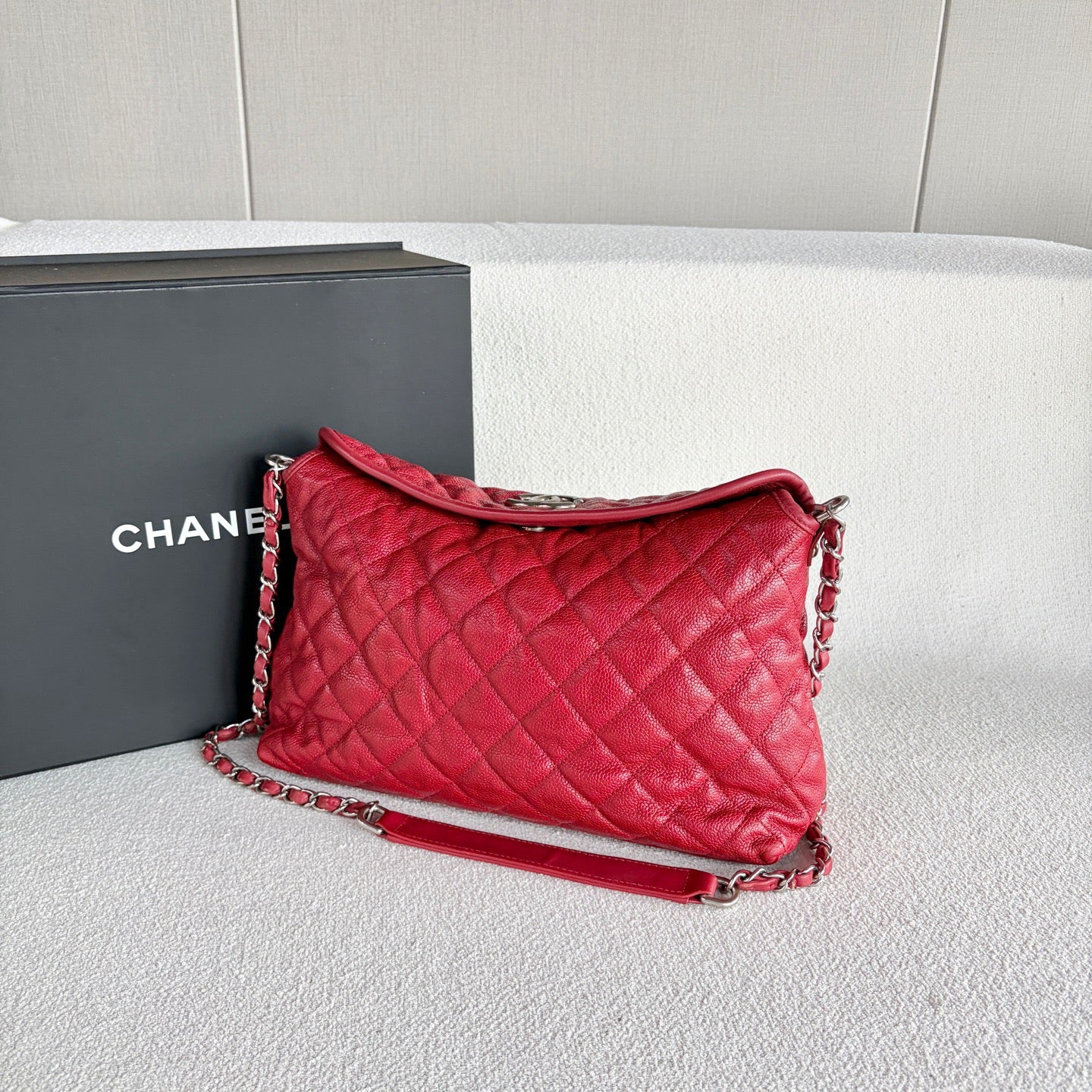 Chanel - Hobo - Leather - Red - (Medium)