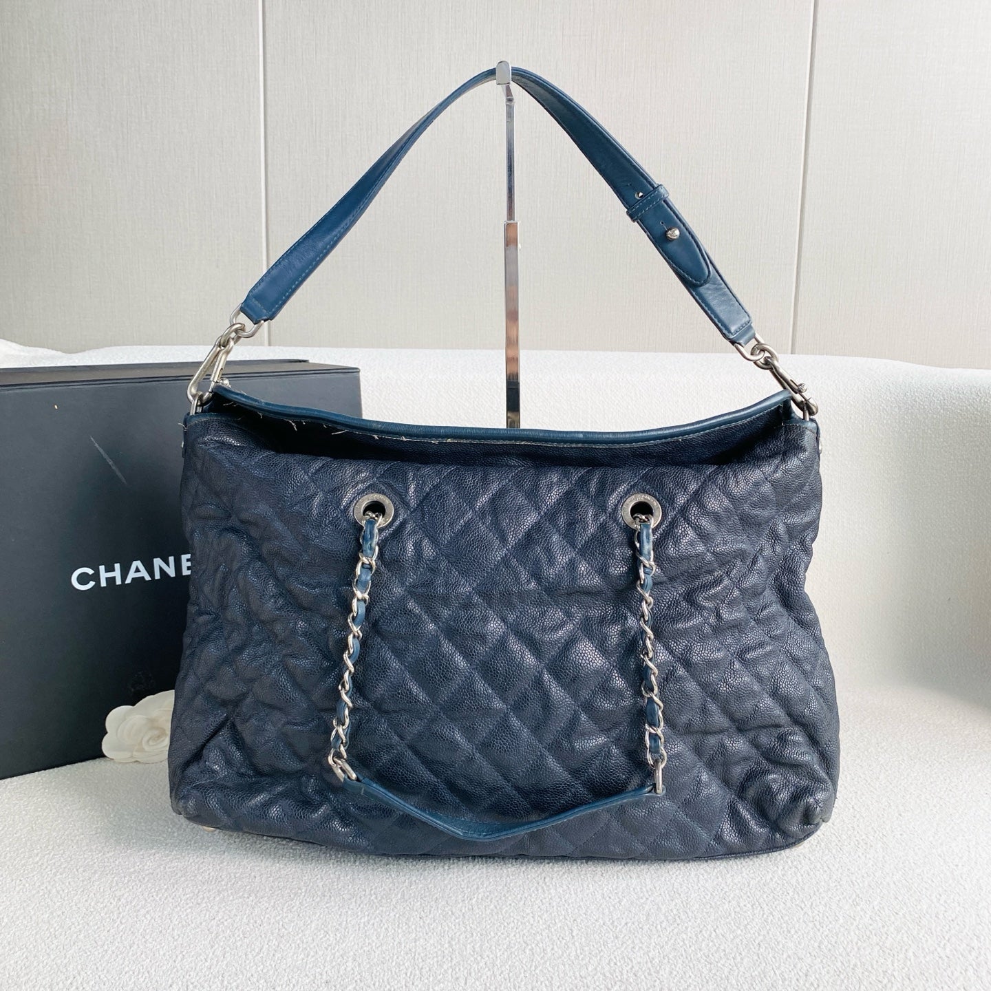 Chanel - Hobo Shoulder Bag - Caviar leather - Dark Blue - (Large)