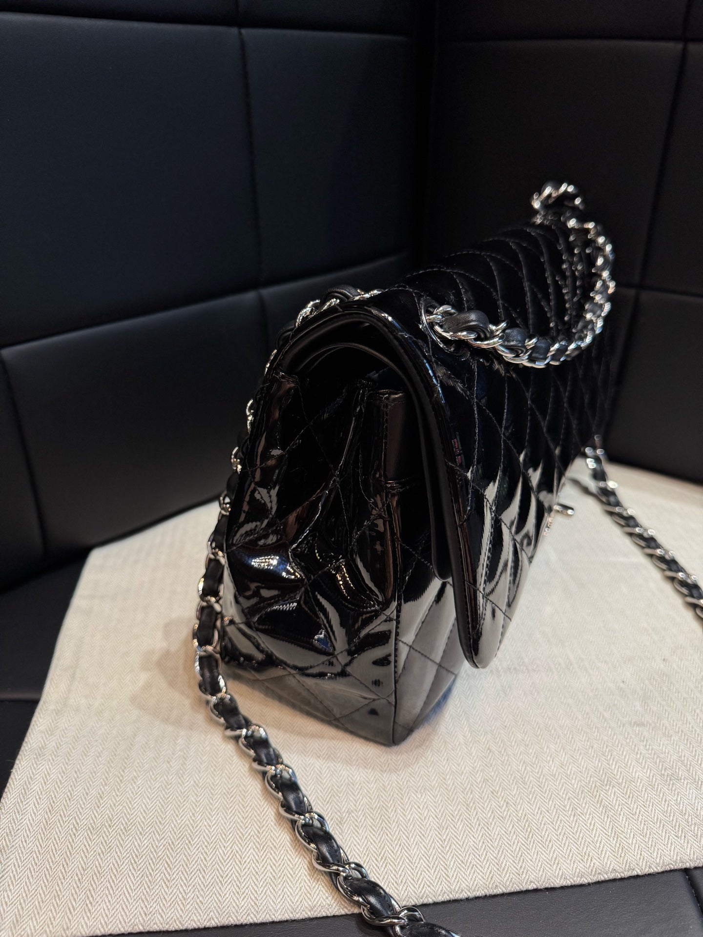 Chanel - Jumbo Double Flap - Patent leather - Black - (large)
