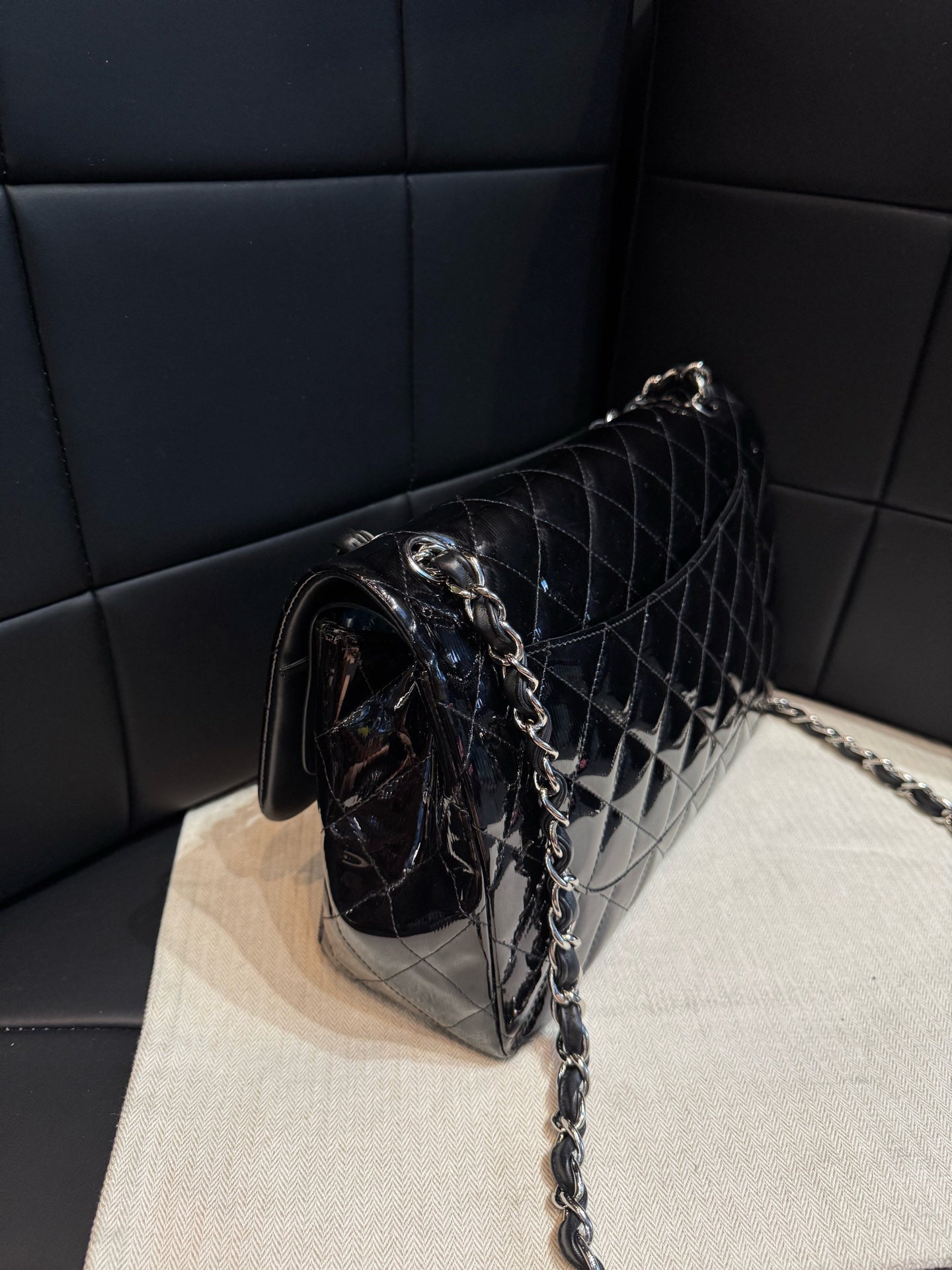 Chanel - Jumbo Double Flap - Patent leather - Black - (large)