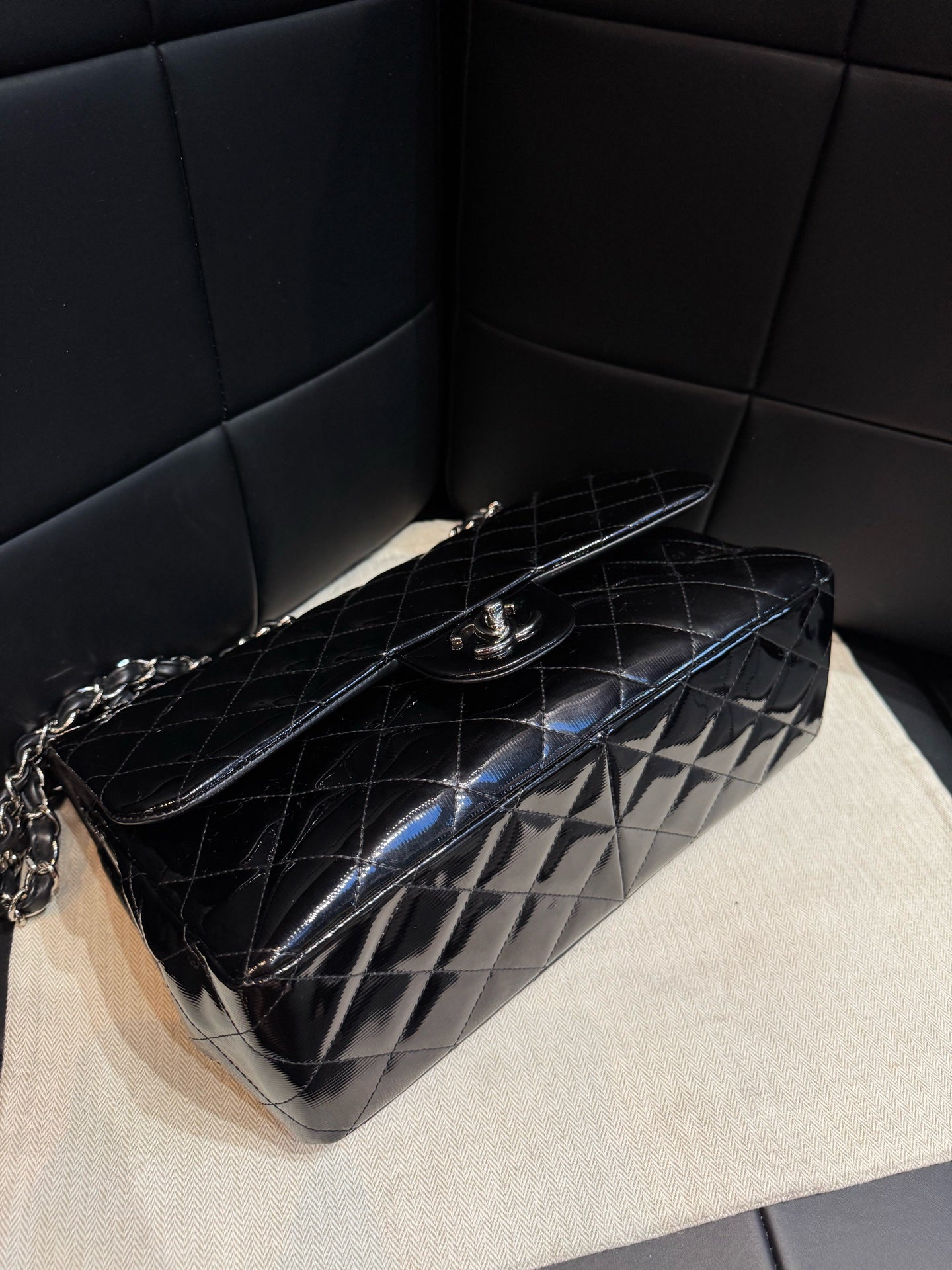 Chanel - Jumbo Double Flap - Patent leather - Black - (large)