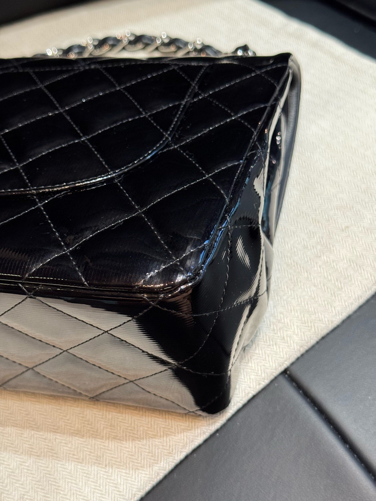 Chanel - Jumbo Double Flap - Patent leather - Black - (large)