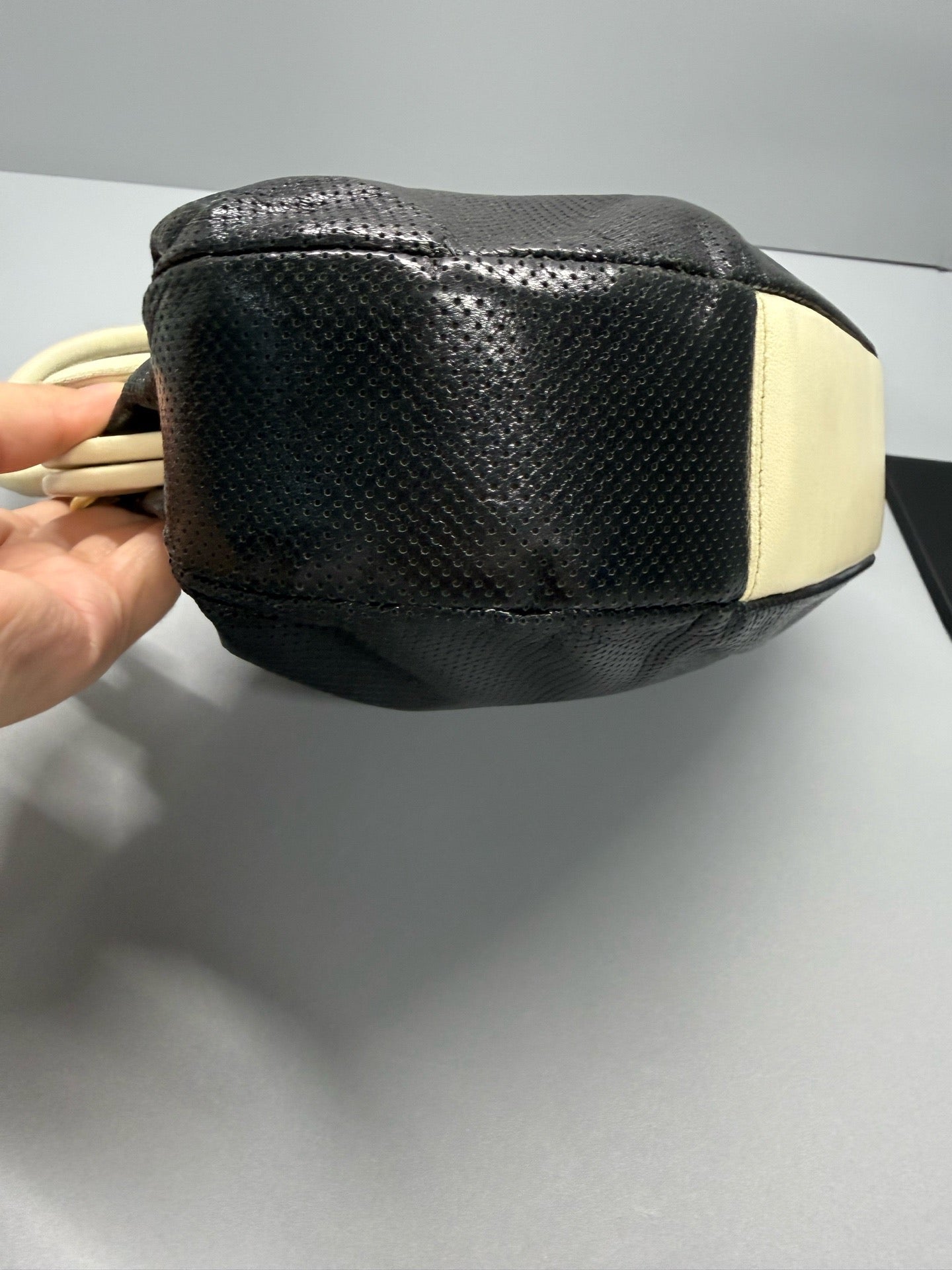 Chanel - Kiss Lock Bow Bag - Leather - Multicolour - (medium)