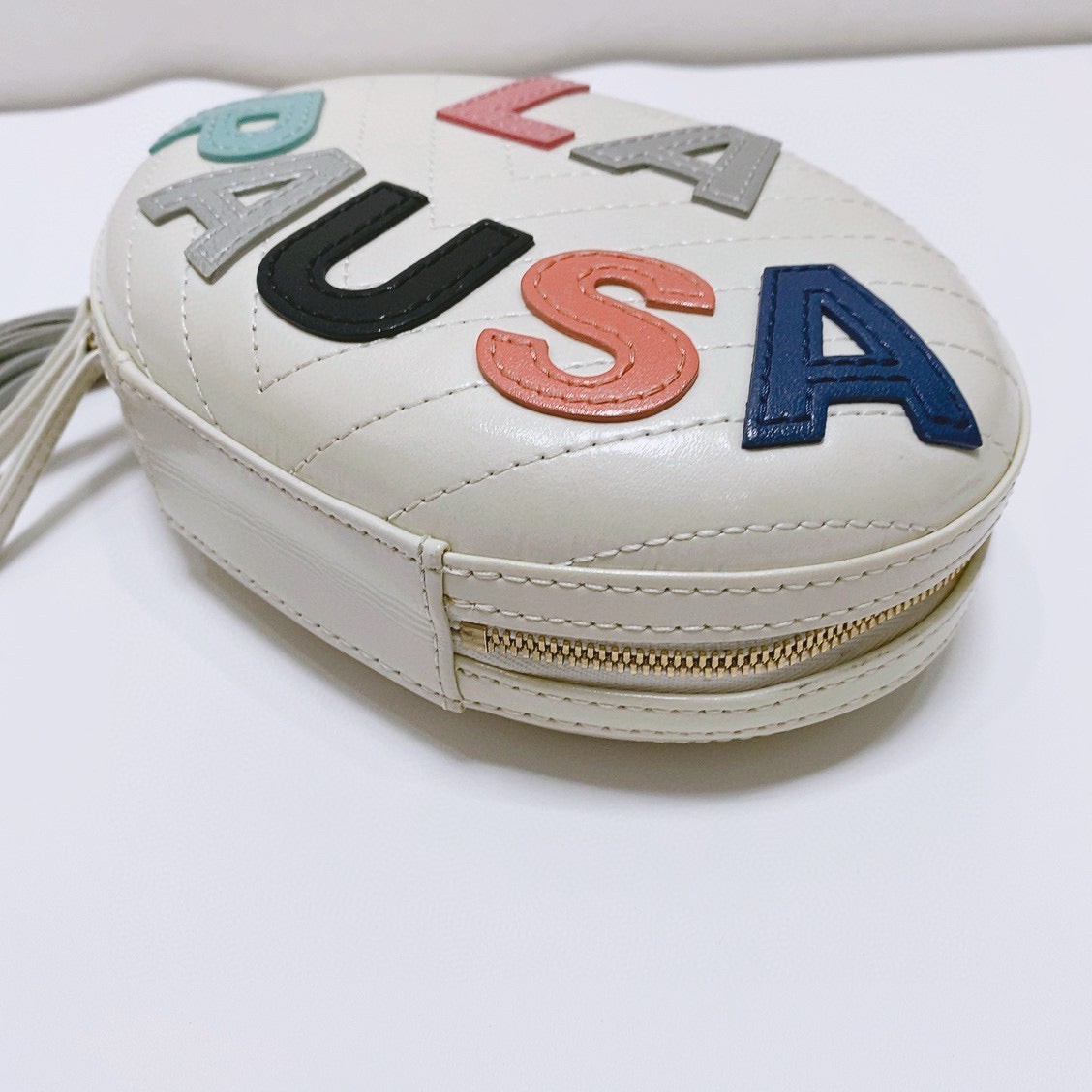 Chanel - La Pausa Limited Edition Oval Bag - Leather - White - (mini)