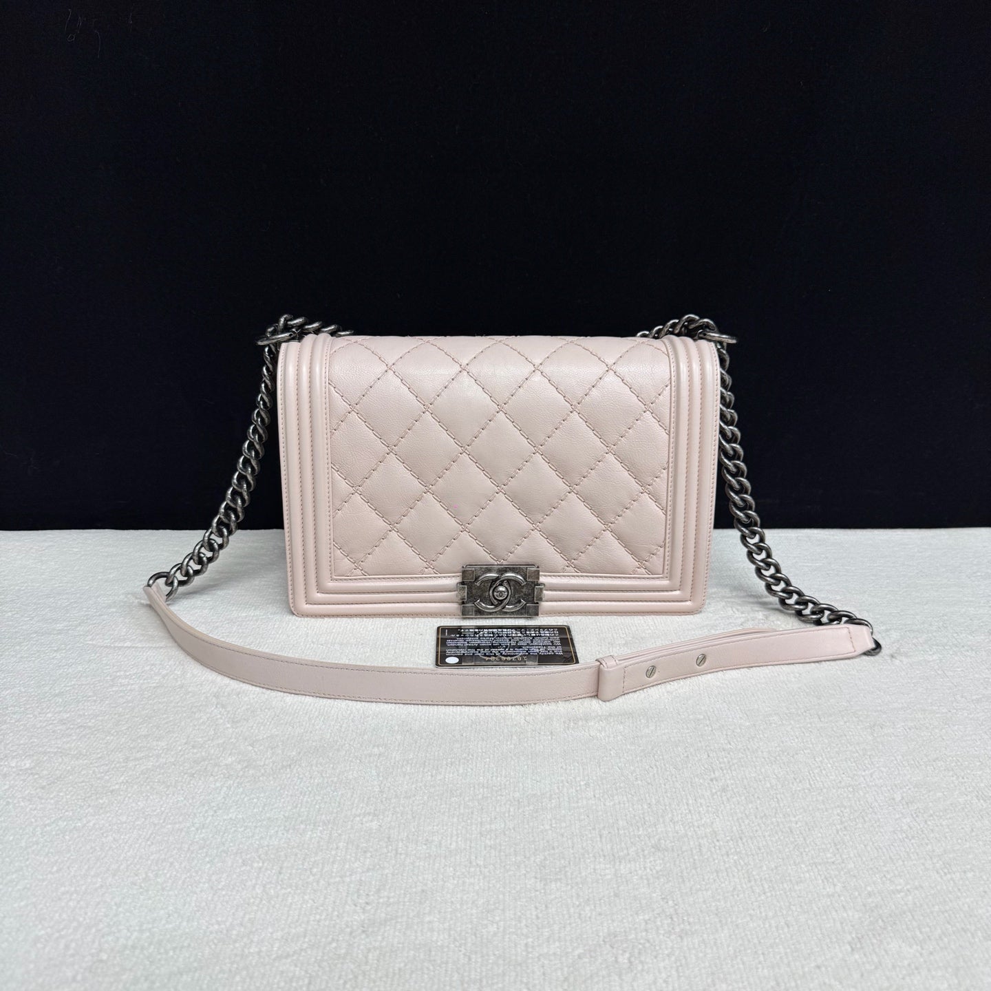Chanel - Le Boy - Calfskin leather - Pink with Ruthenium-Tone Hardware - (Large)