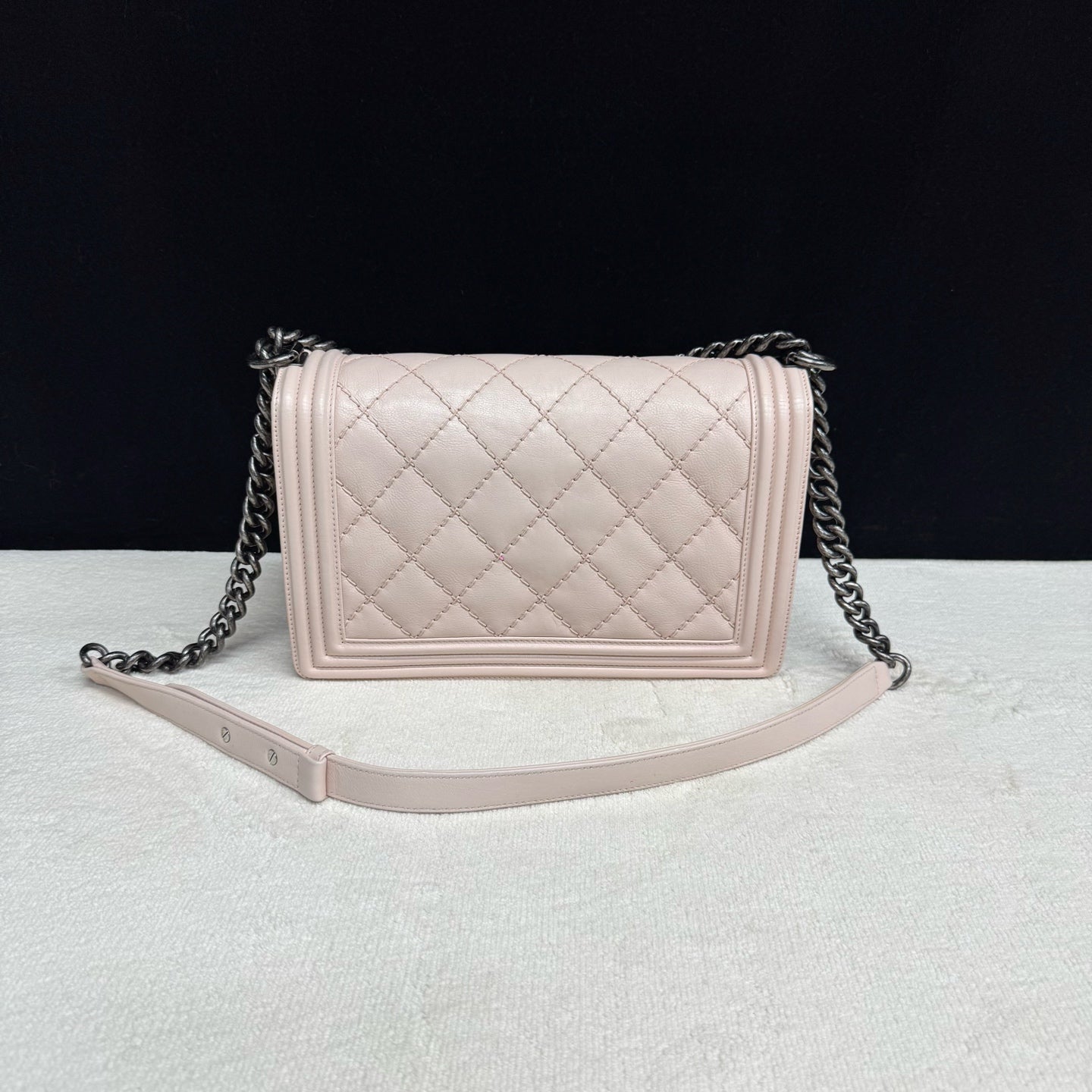 Chanel - Le Boy - Calfskin leather - Pink with Ruthenium-Tone Hardware - (Large)